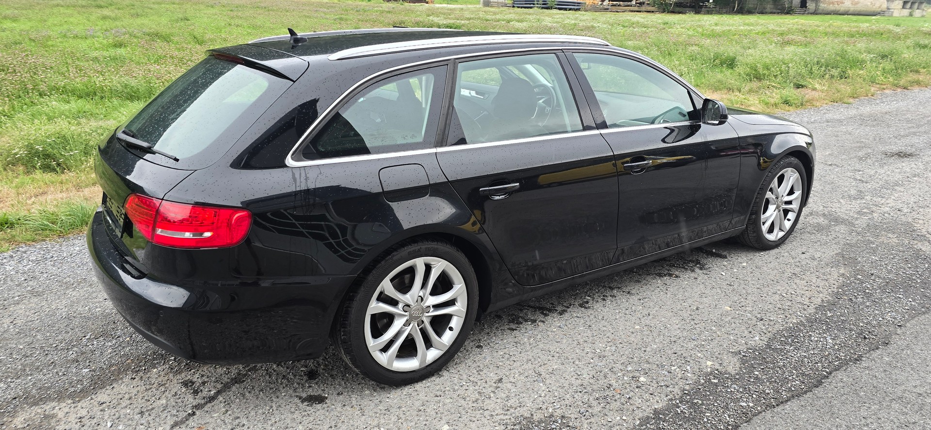 AUDI A4 Avant 2.0 TDI quattro-image-7