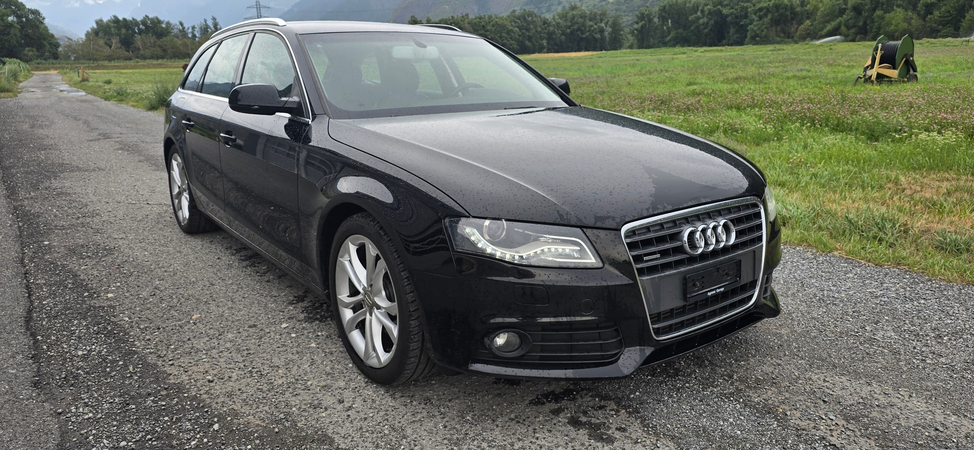 AUDI A4 Avant 2.0 TDI quattro-image-9