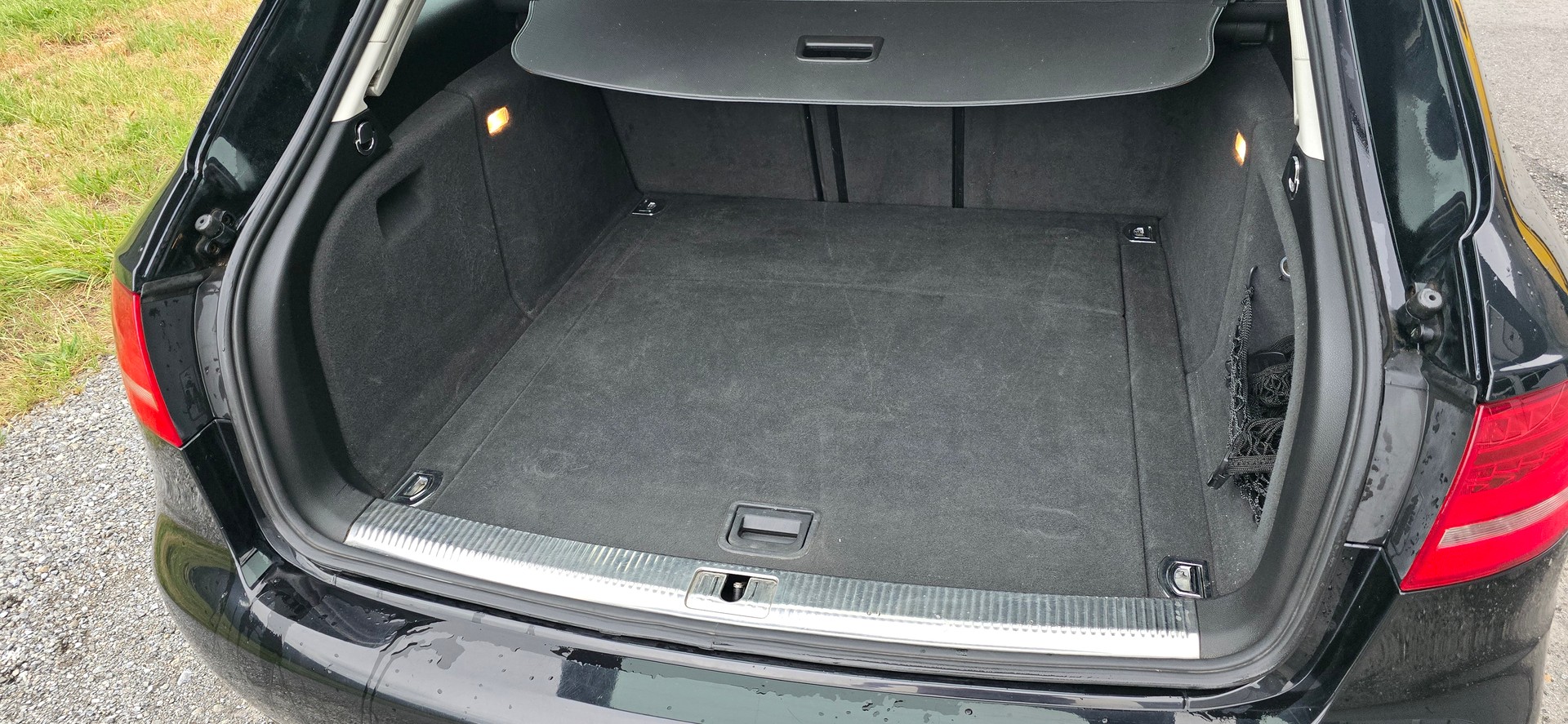 AUDI A4 Avant 2.0 TDI quattro-image-18