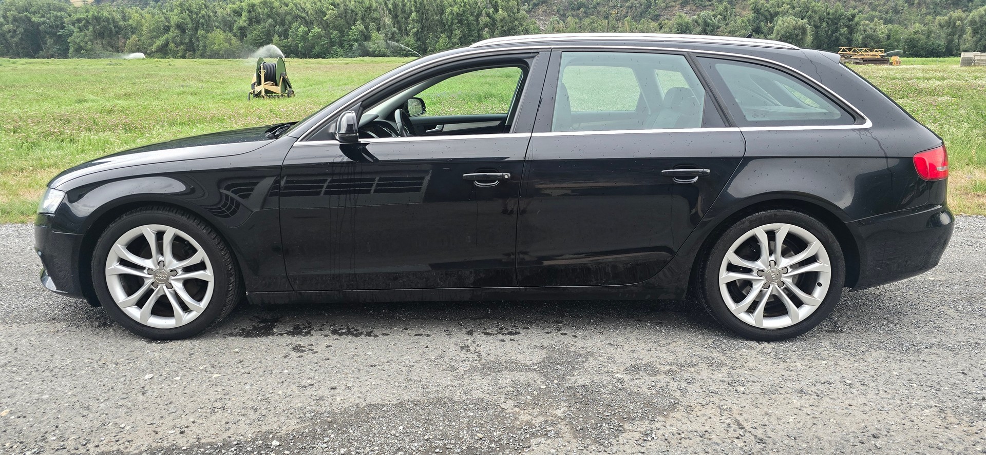 AUDI A4 Avant 2.0 TDI quattro-image-3