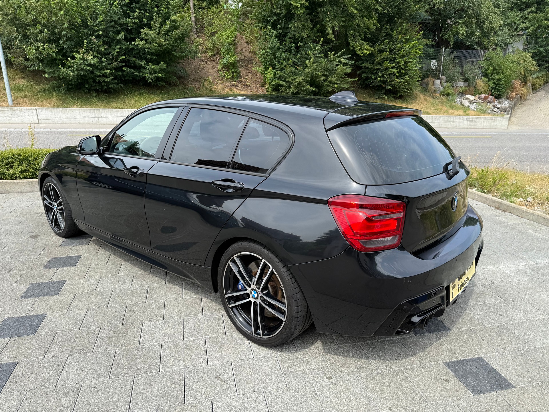 BMW M135i xDrive Steptronic-image-4