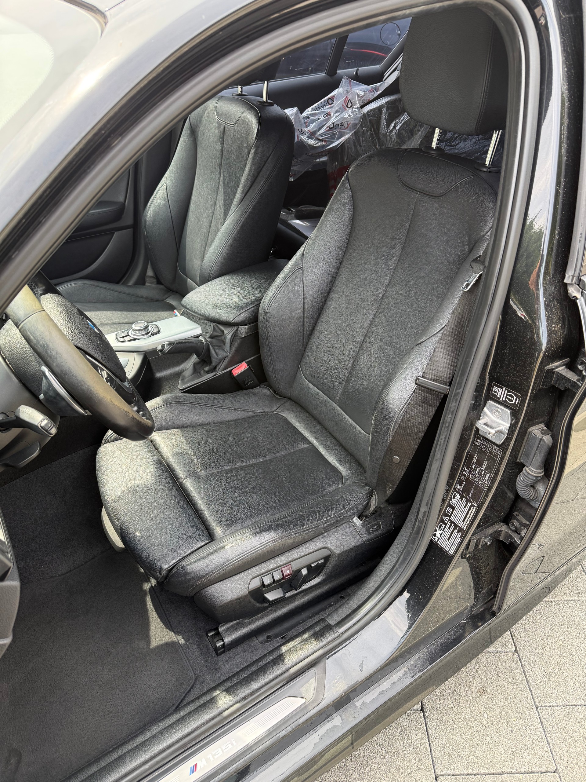 BMW M135i xDrive Steptronic-image-10