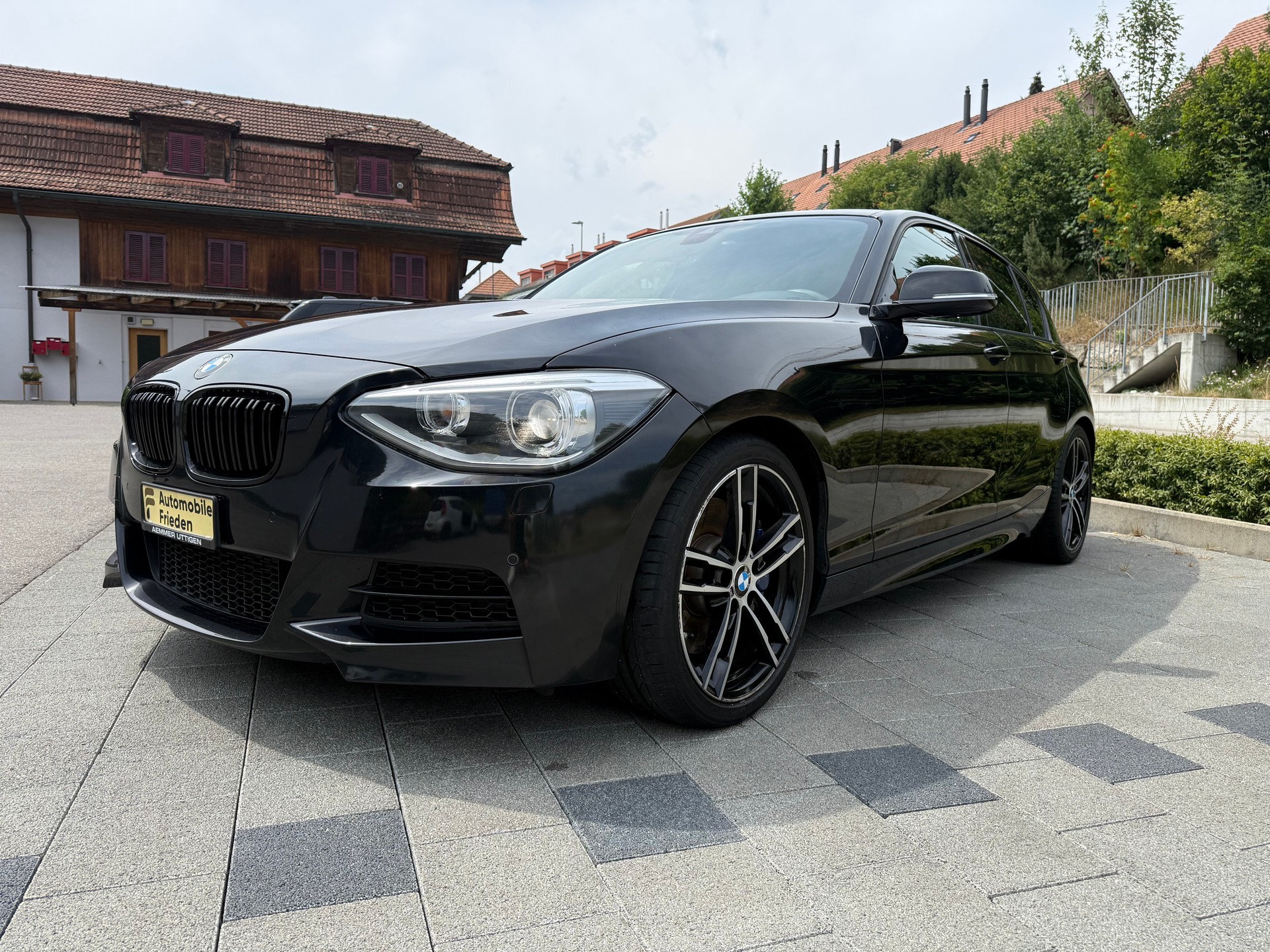 BMW M135i xDrive Steptronic-image-2