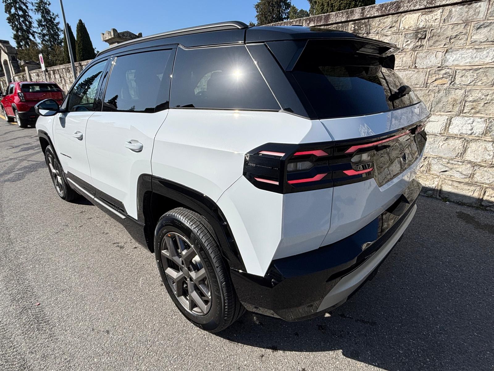 JEEP Compass 1.2 T e-Hybrid First Edition-image-2