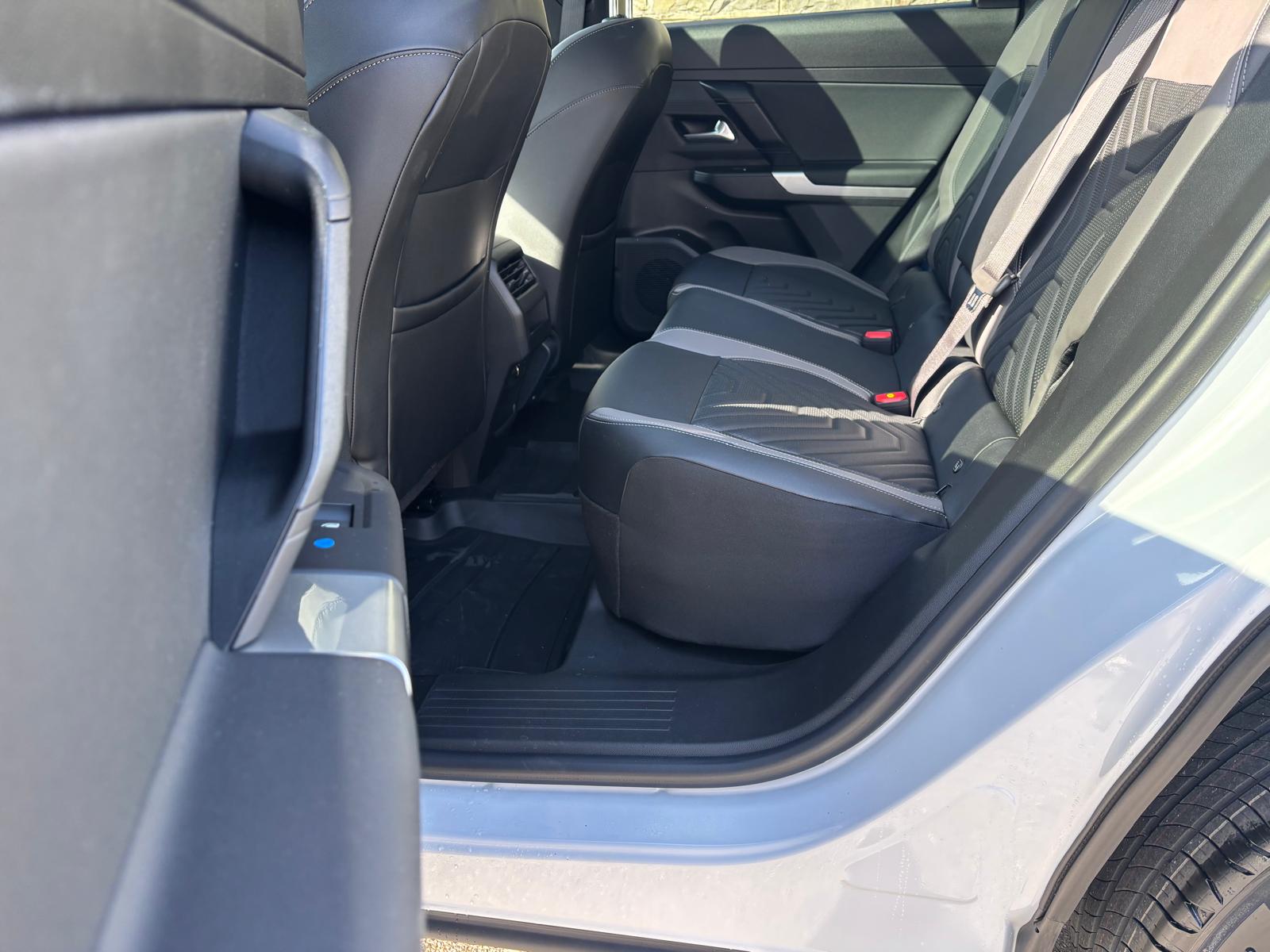 JEEP Compass 1.2 T e-Hybrid First Edition-image-4