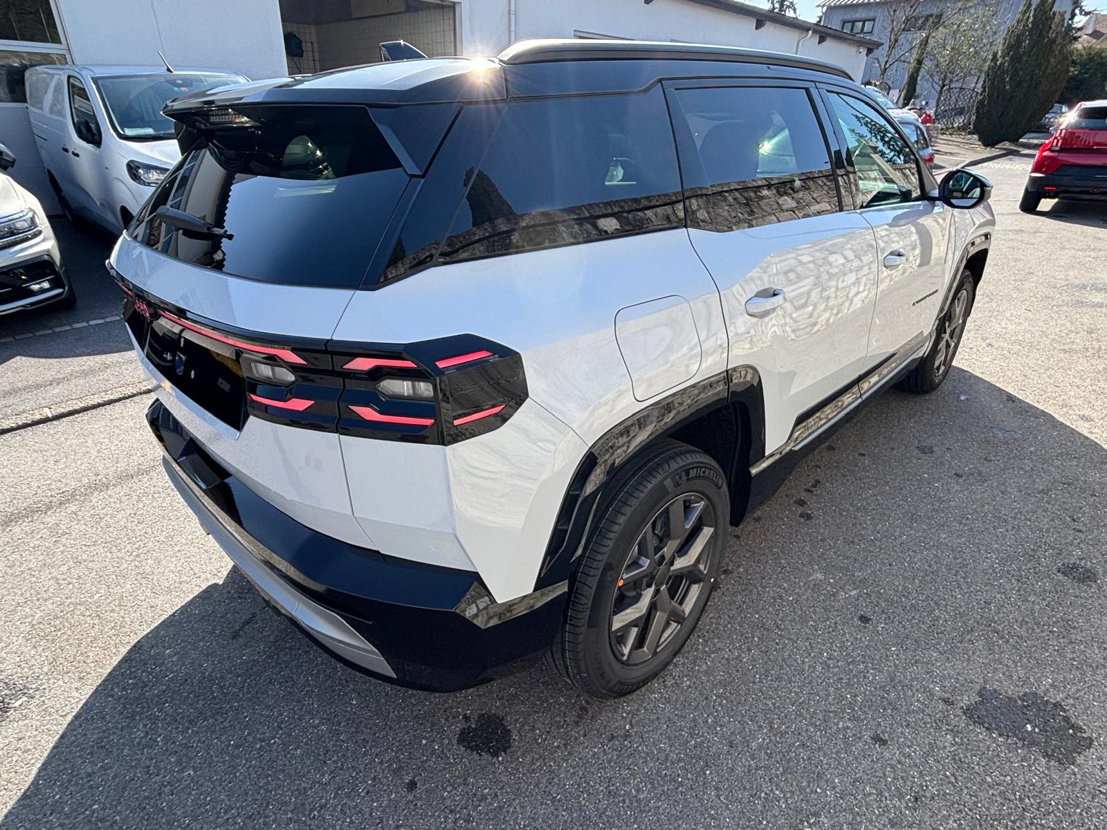 JEEP Compass 1.2 T e-Hybrid First Edition-image-1