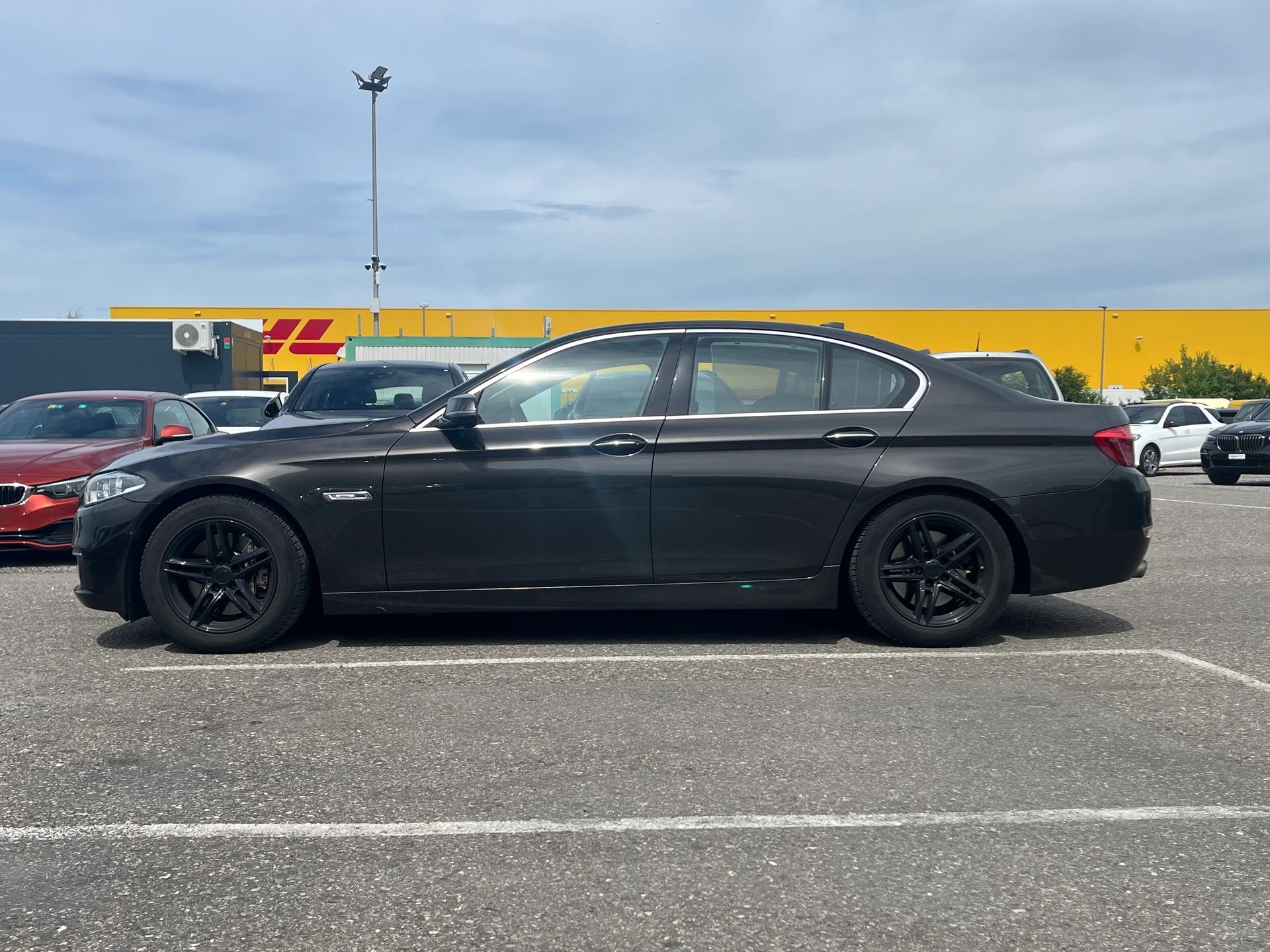 BMW 528i Luxury Line Steptronic-image-2