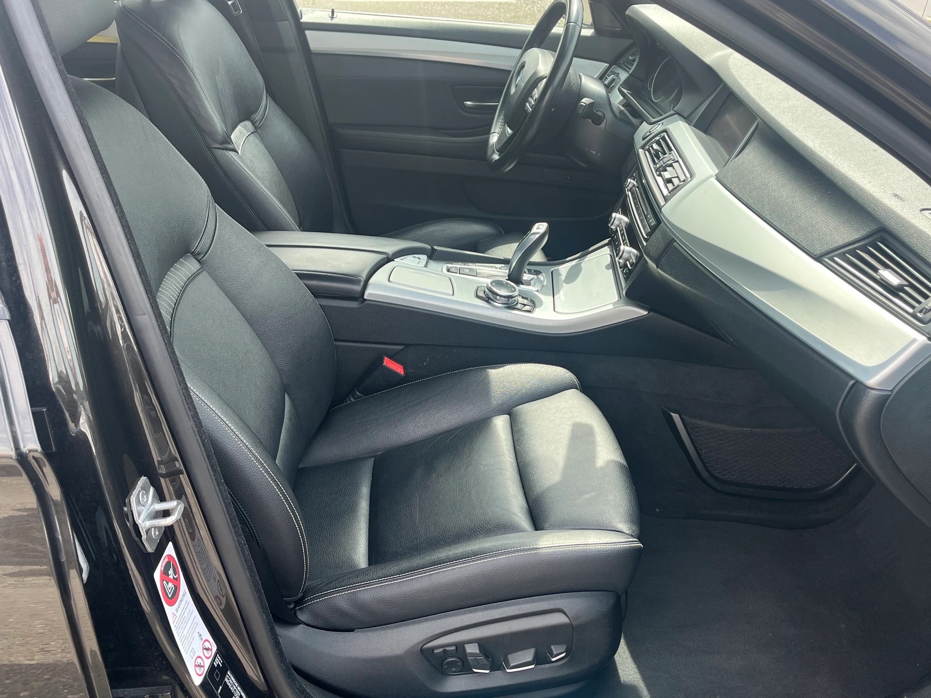 BMW 528i Luxury Line Steptronic-image-9