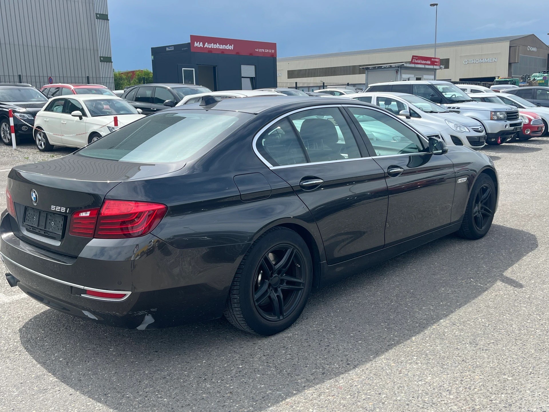 BMW 528i Luxury Line Steptronic-image-5