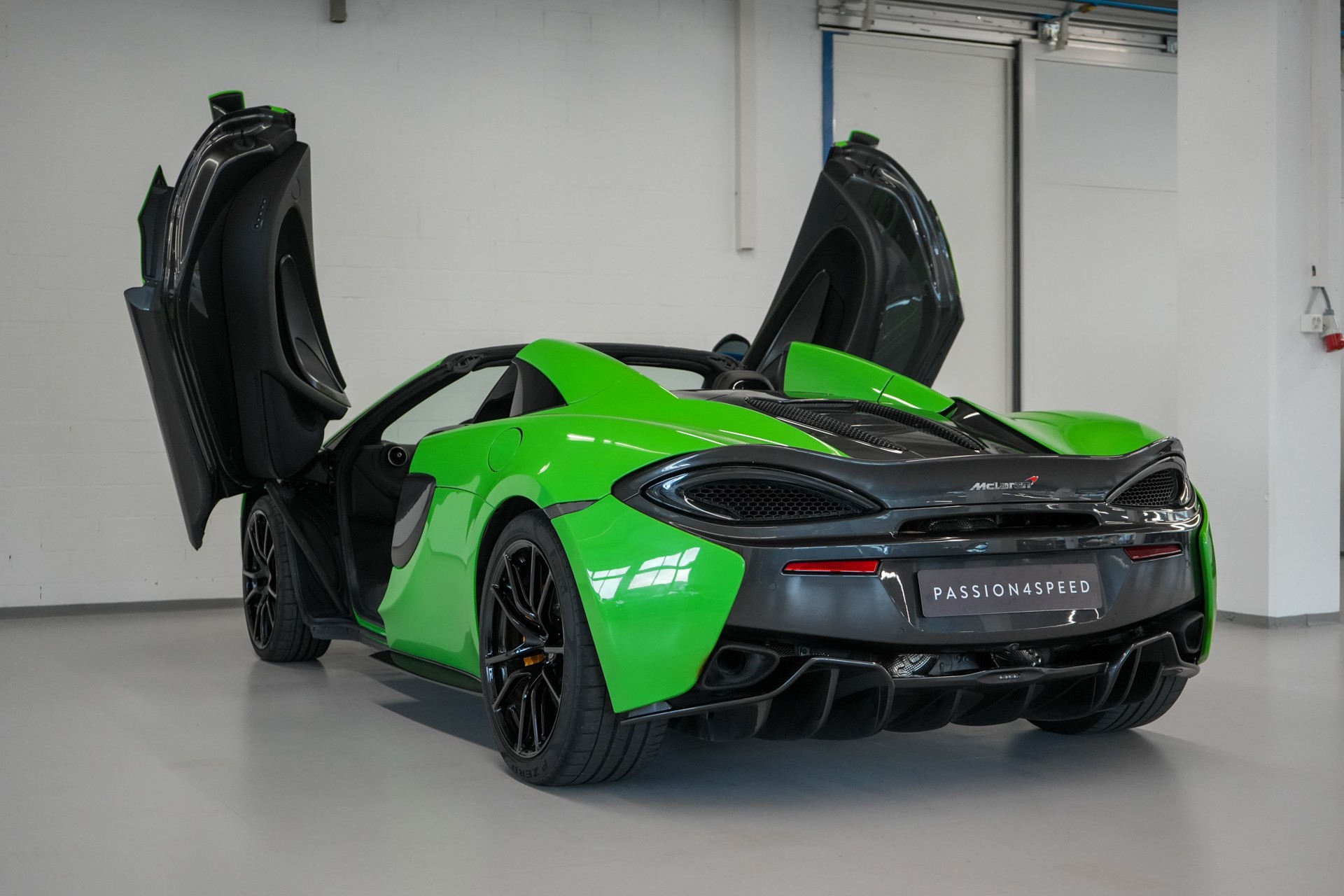 McLAREN 570S Spider 3.8 V8 SSG-image-5