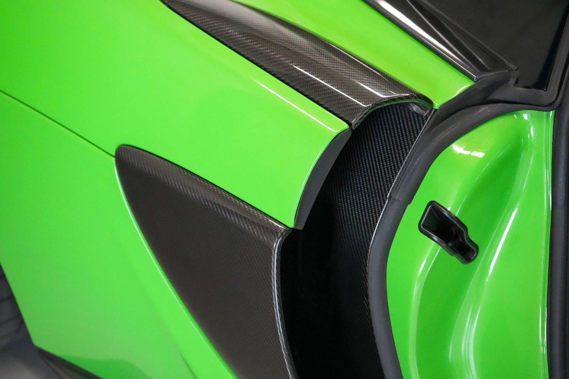 McLAREN 570S Spider 3.8 V8 SSG-image-12