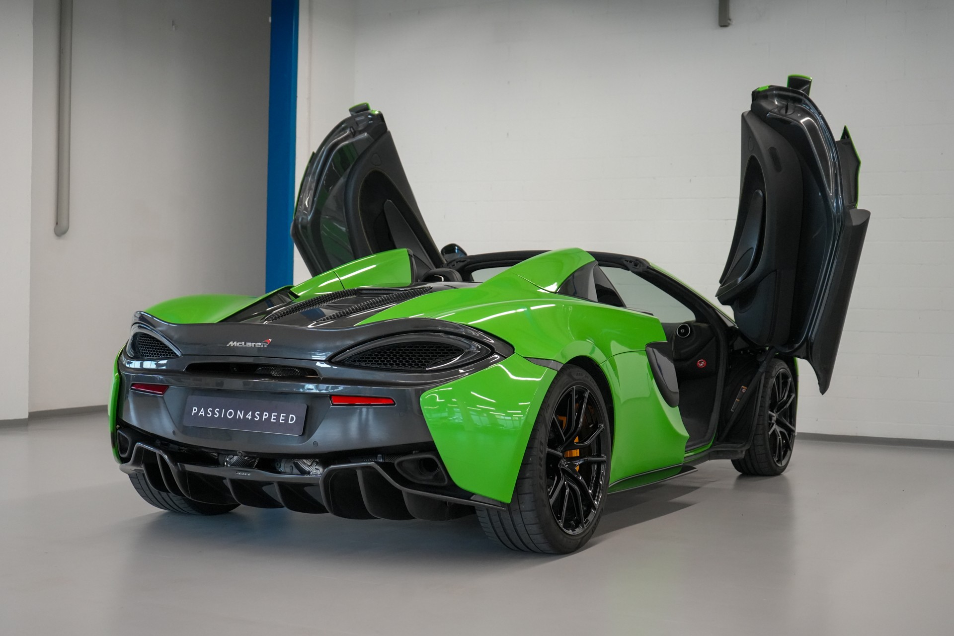 McLAREN 570S Spider 3.8 V8 SSG-image-4