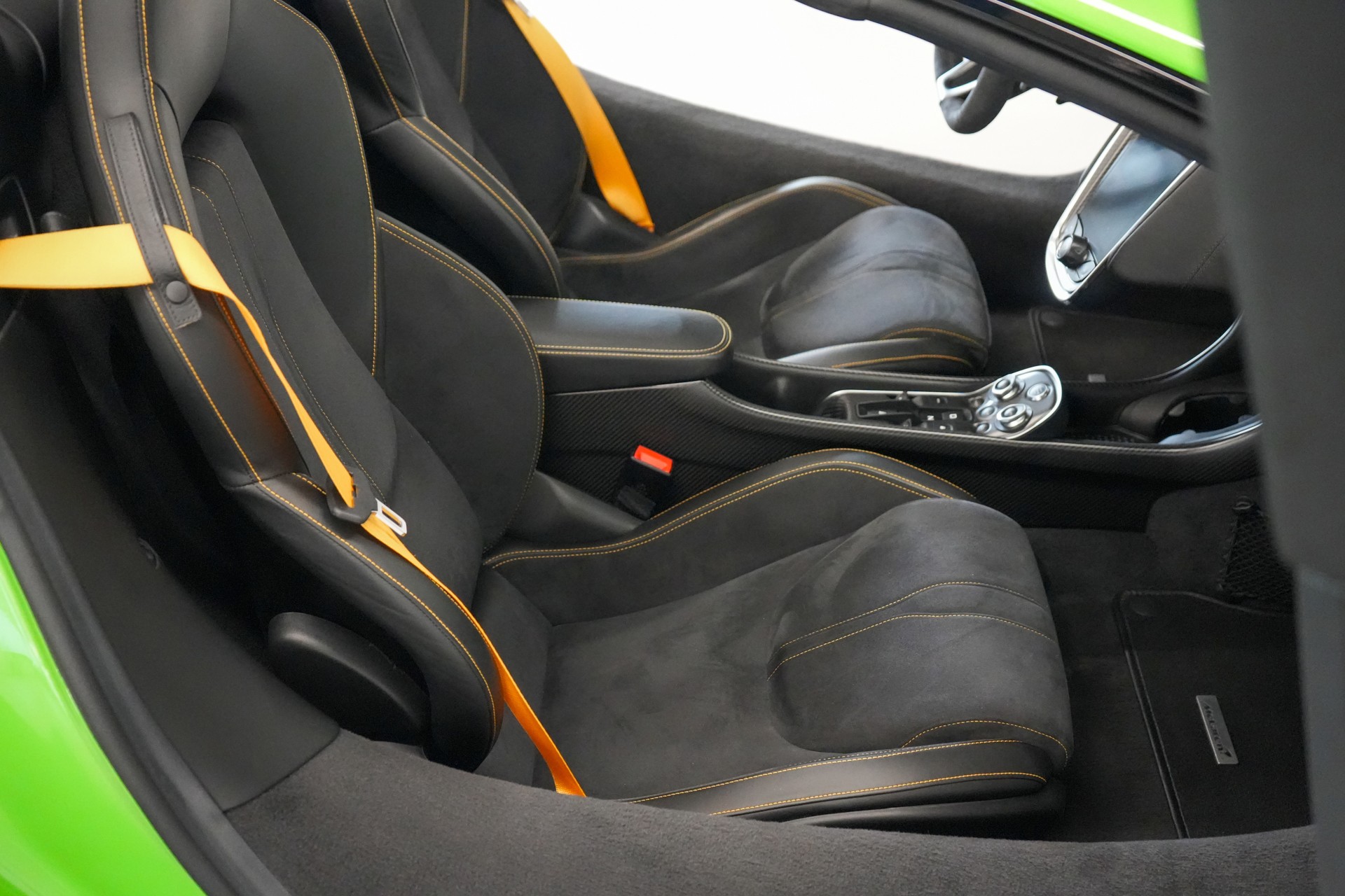 McLAREN 570S Spider 3.8 V8 SSG-image-18