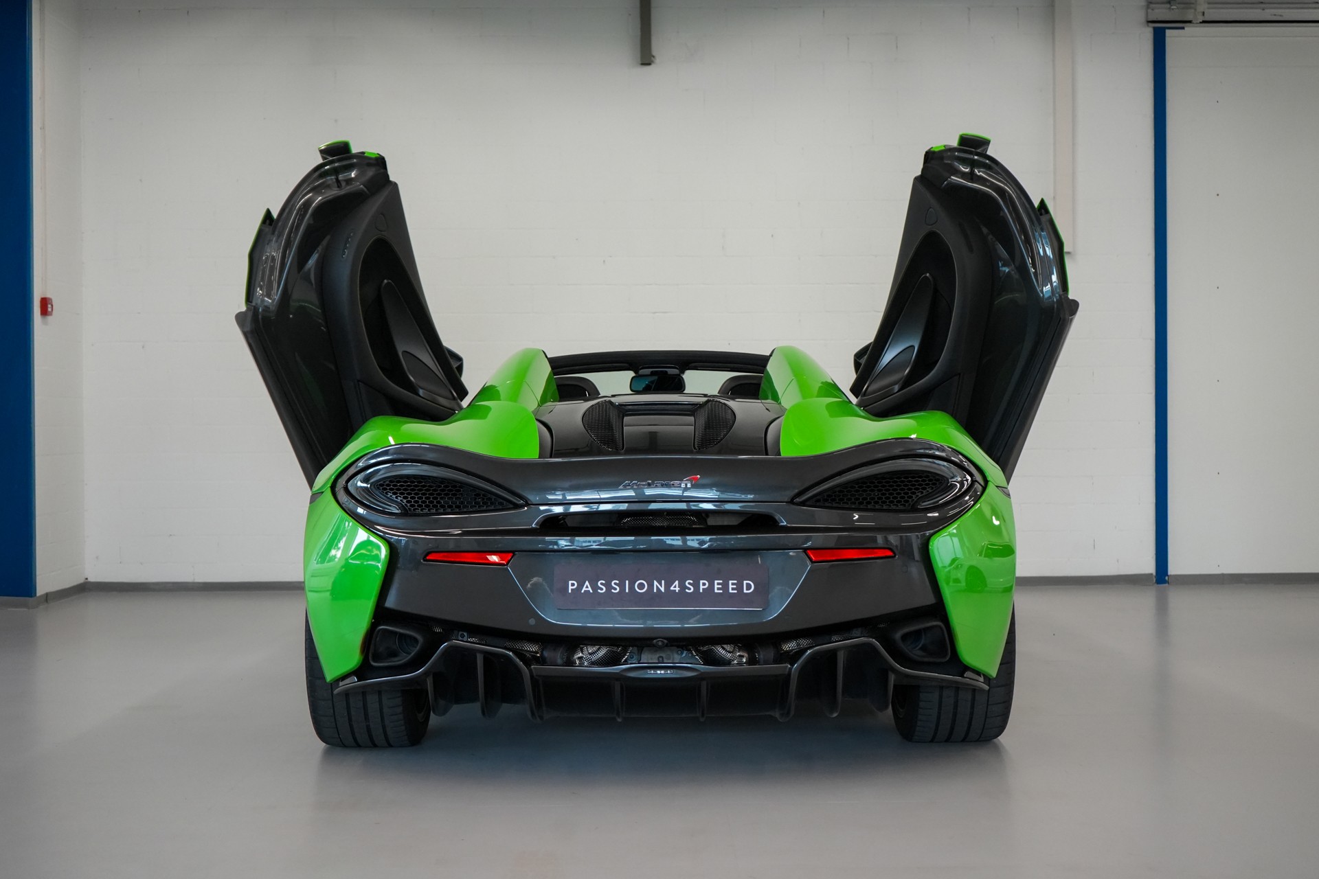 McLAREN 570S Spider 3.8 V8 SSG-showroom-element-3