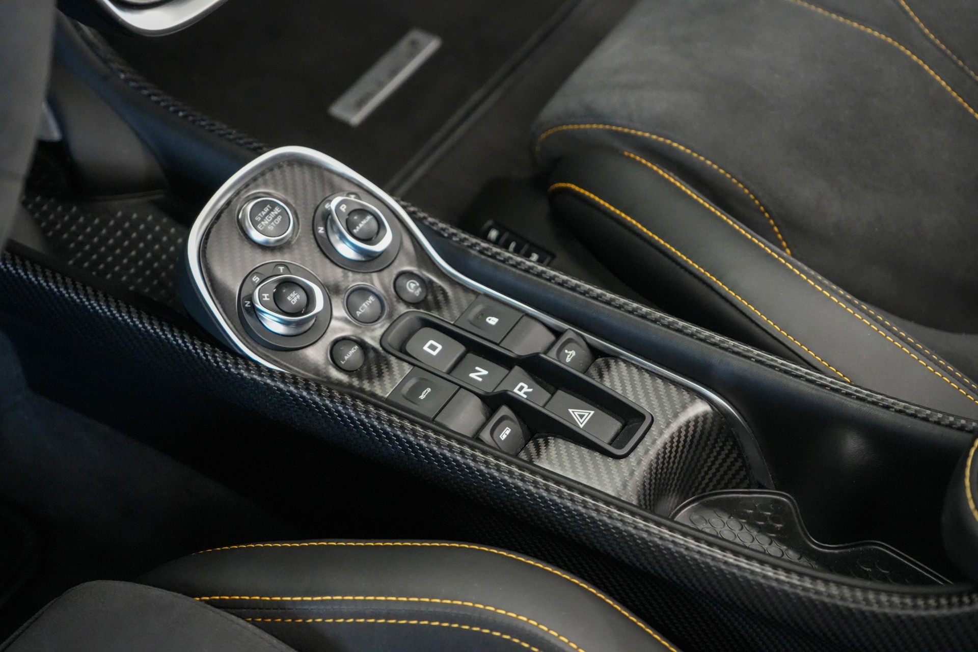 McLAREN 570S Spider 3.8 V8 SSG-image-16