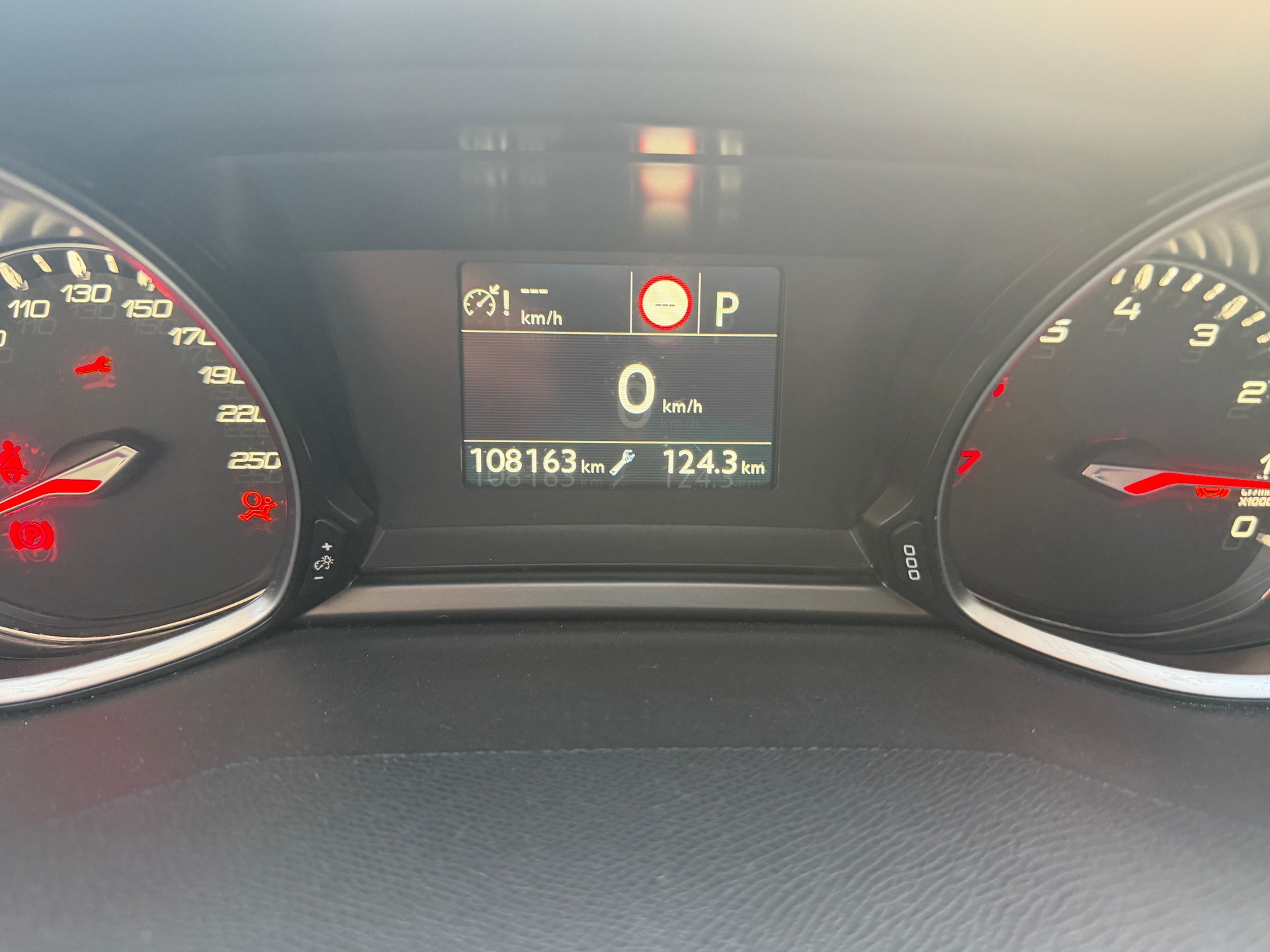 PEUGEOT 308 SW 1.2 Pure Tech Style EAT8-image-11