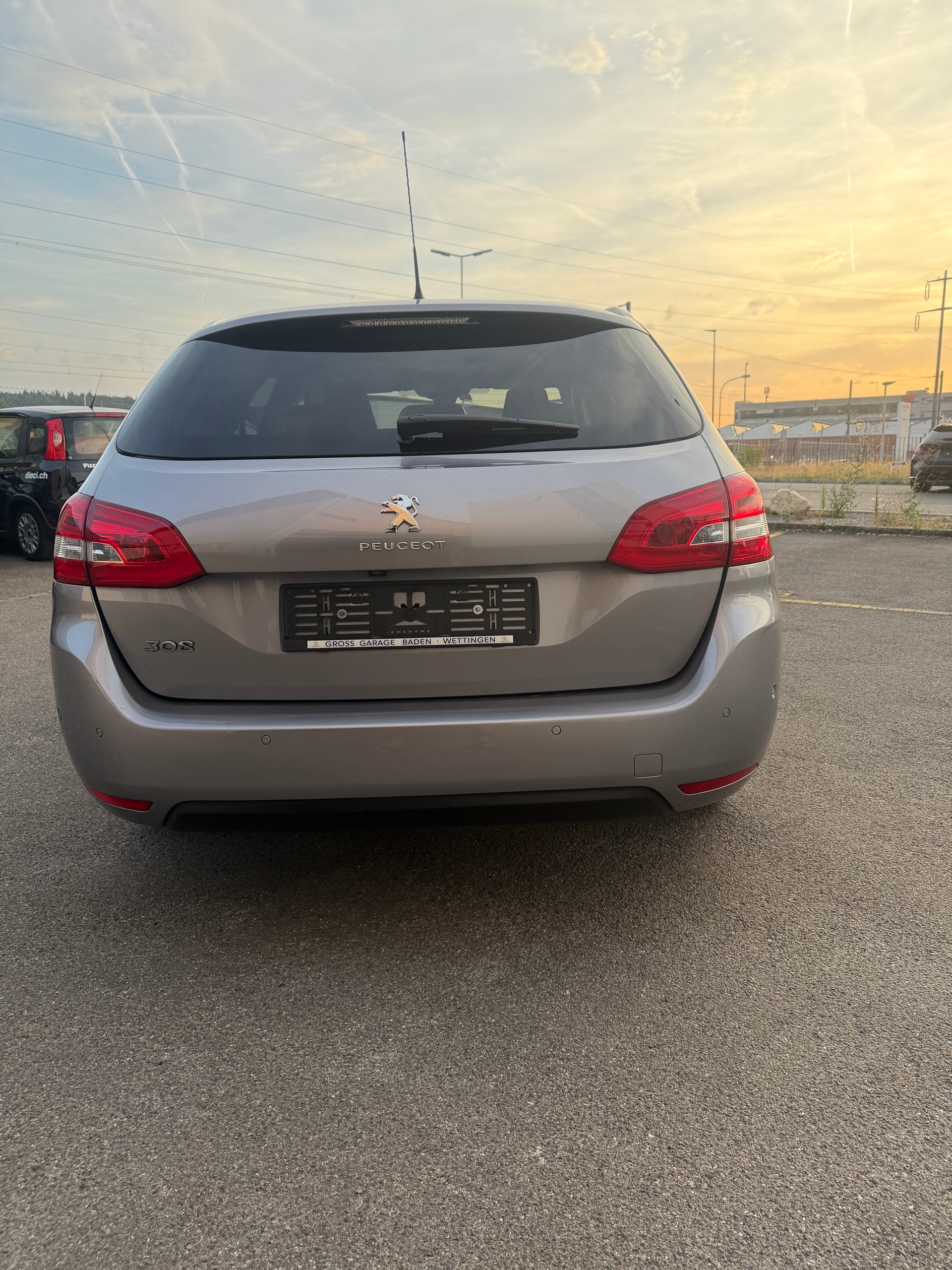 PEUGEOT 308 SW 1.2 Pure Tech Style EAT8-image-4