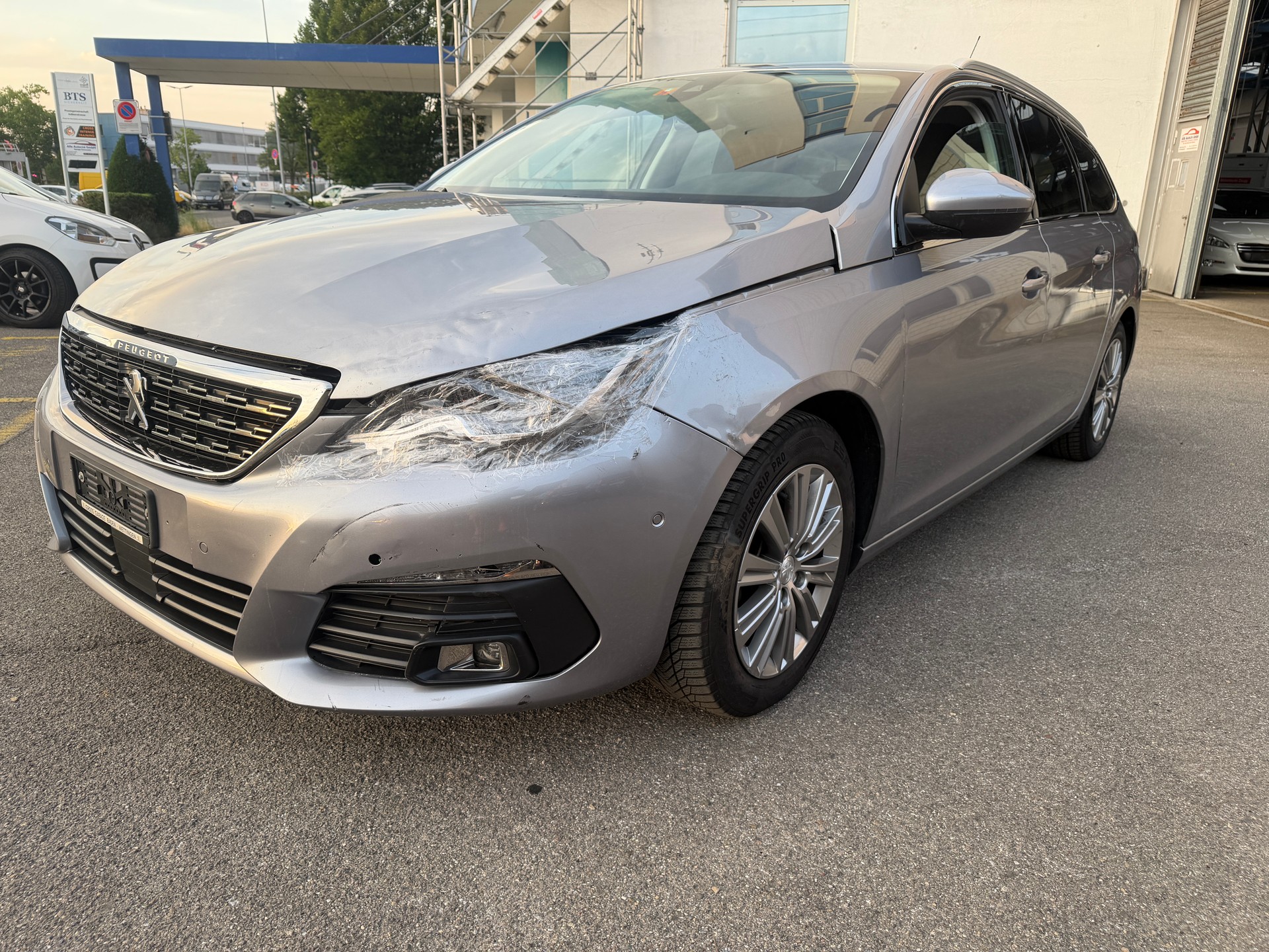 PEUGEOT 308 SW 1.2 Pure Tech Style EAT8-image-7