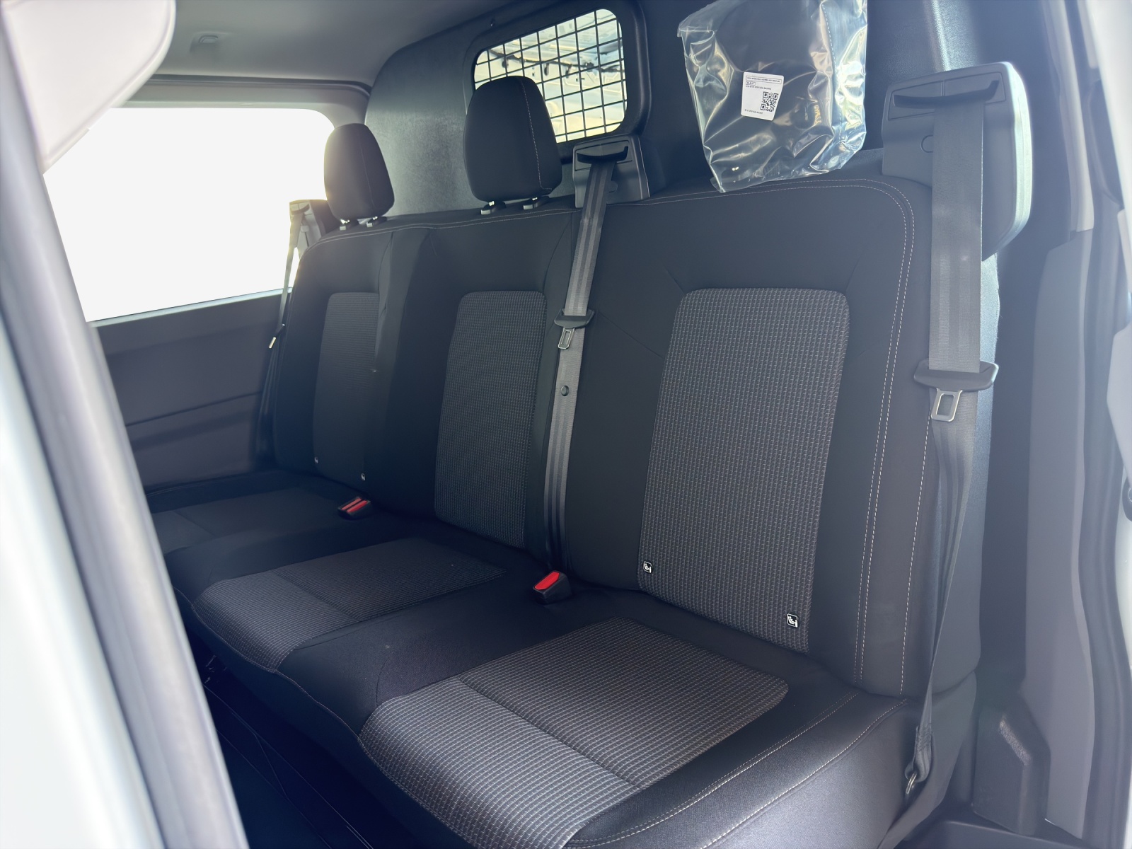VW Transporter Plus 2.0 TDI 4Motion Automat-image-11