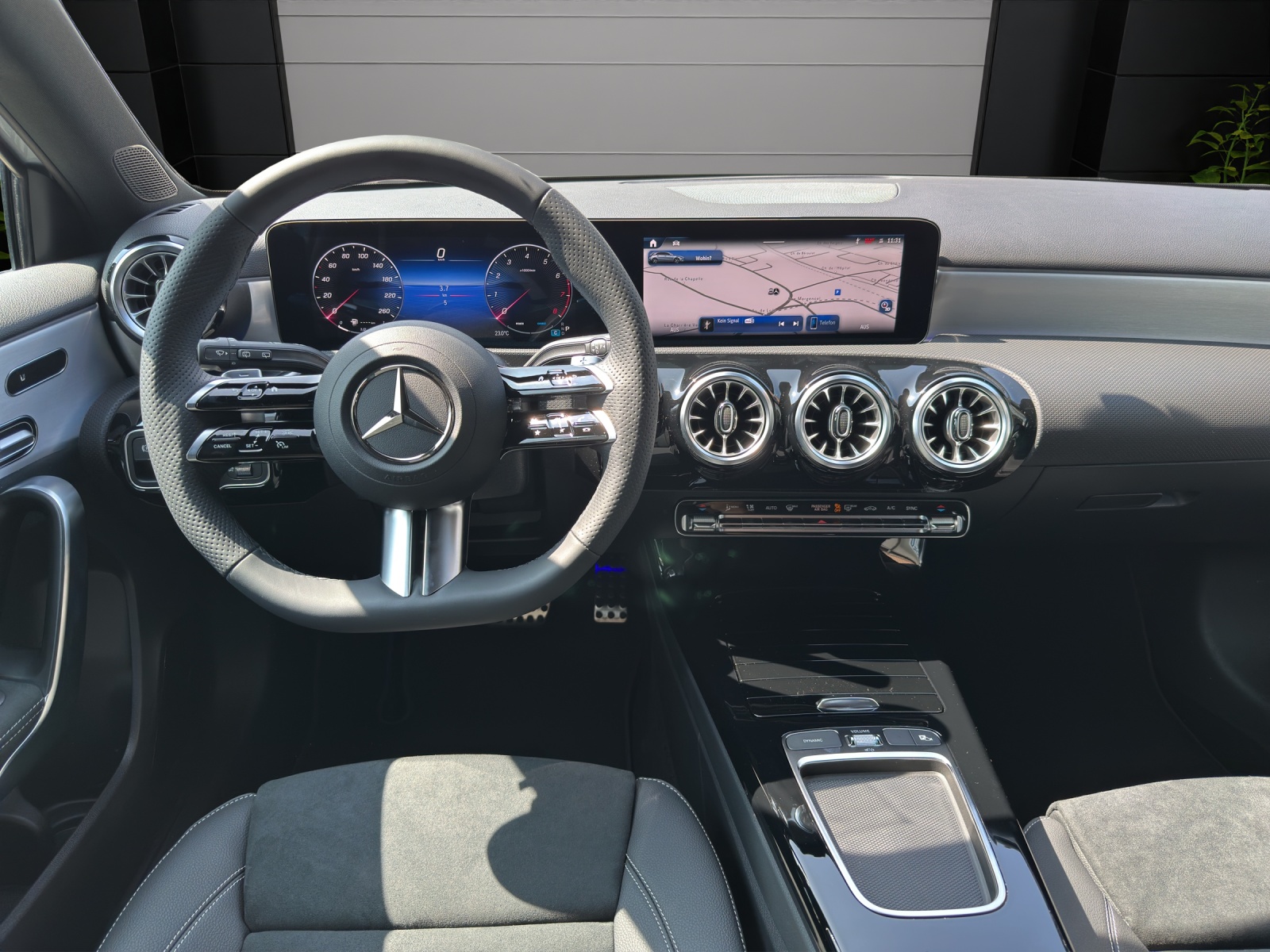 MERCEDES-BENZ A 220 4Matic 8G-DCT-image-10