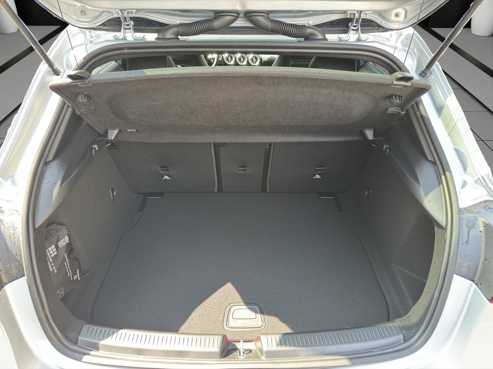 MERCEDES-BENZ A 220 4Matic 8G-DCT-image-6