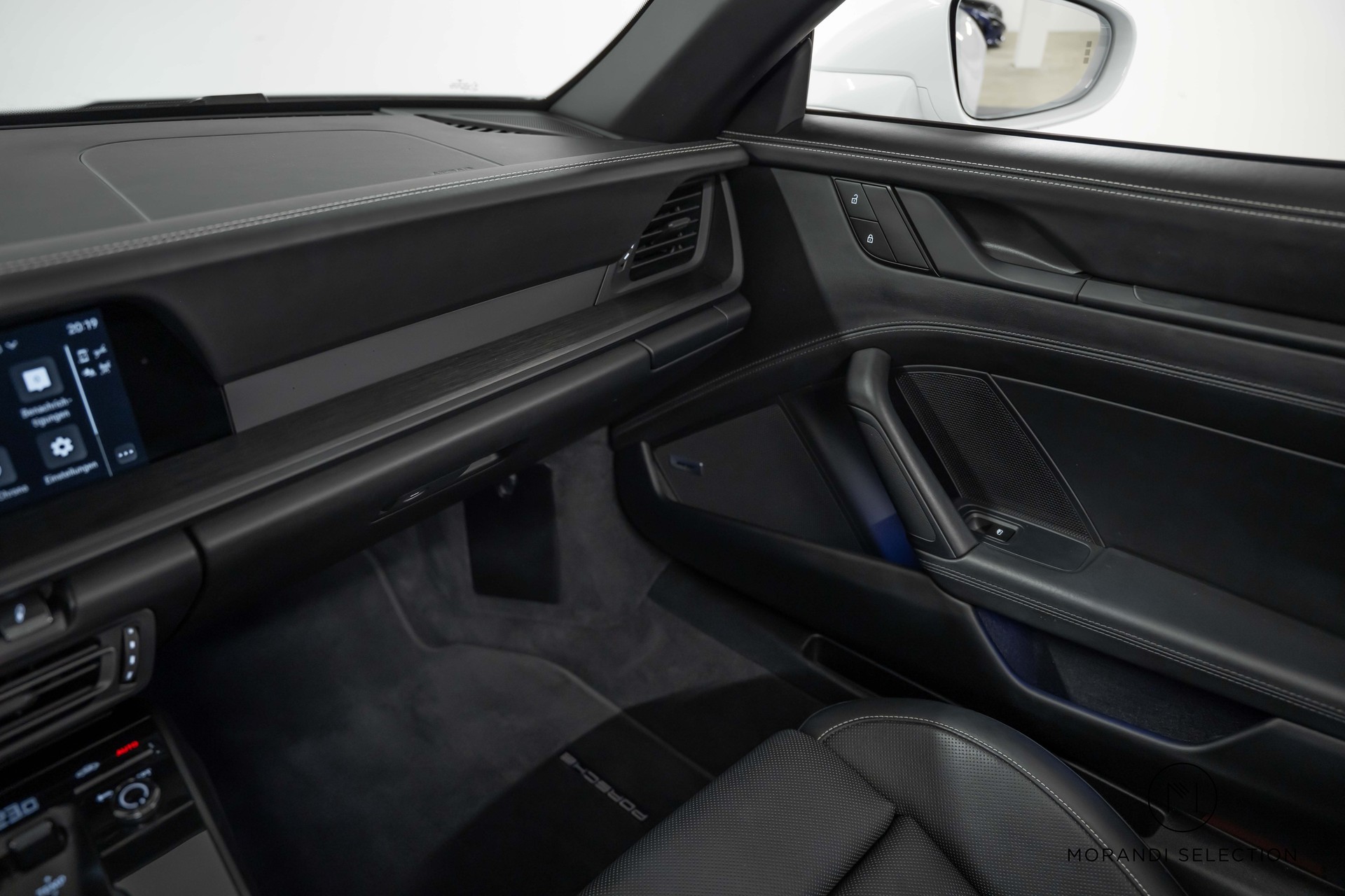 PORSCHE 911 Cabriolet 3.0 Carrera 4 GTS PDK-image-29