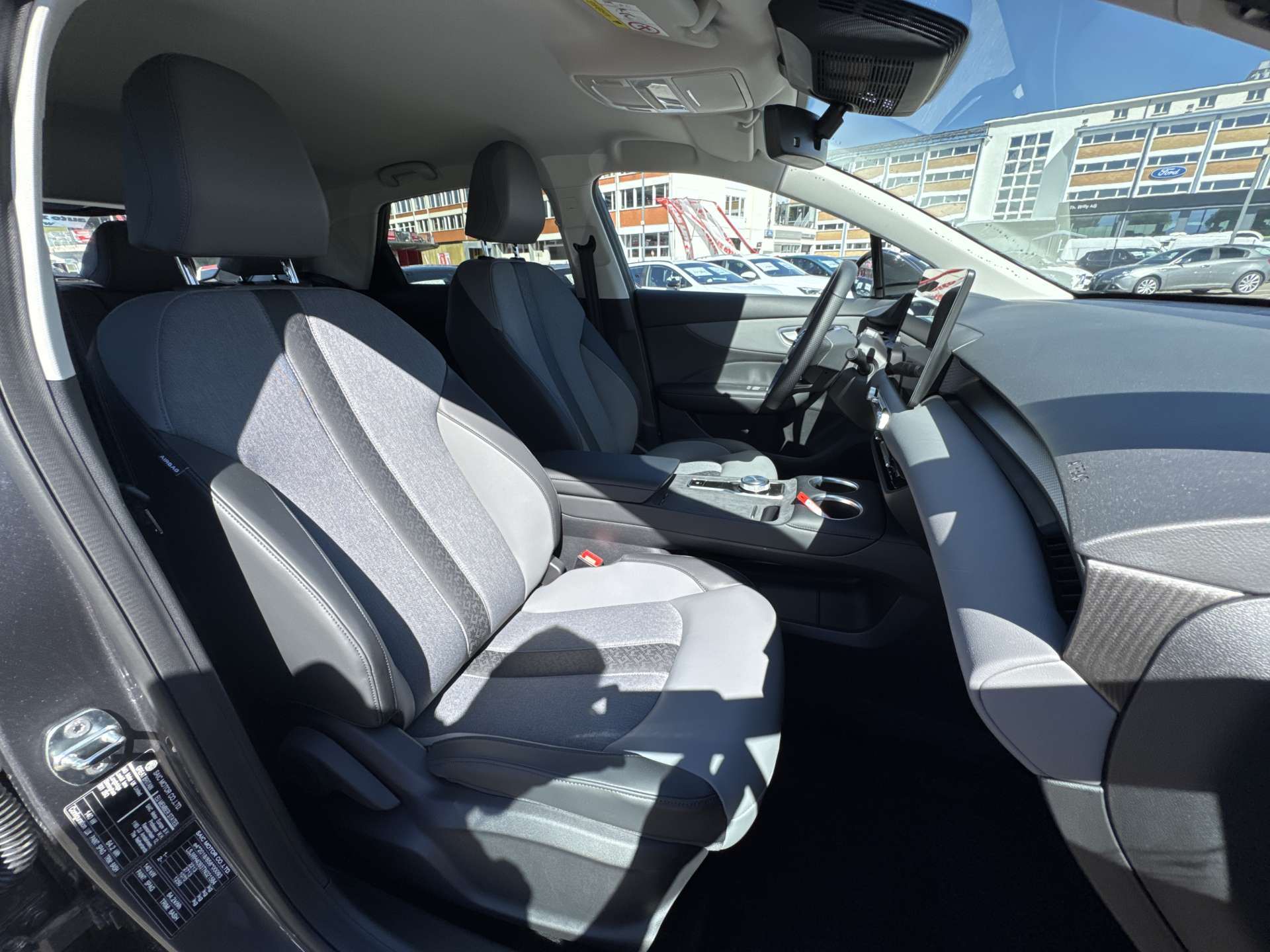 MG 4 EV 64kWh Premium Facelift Automat-image-12