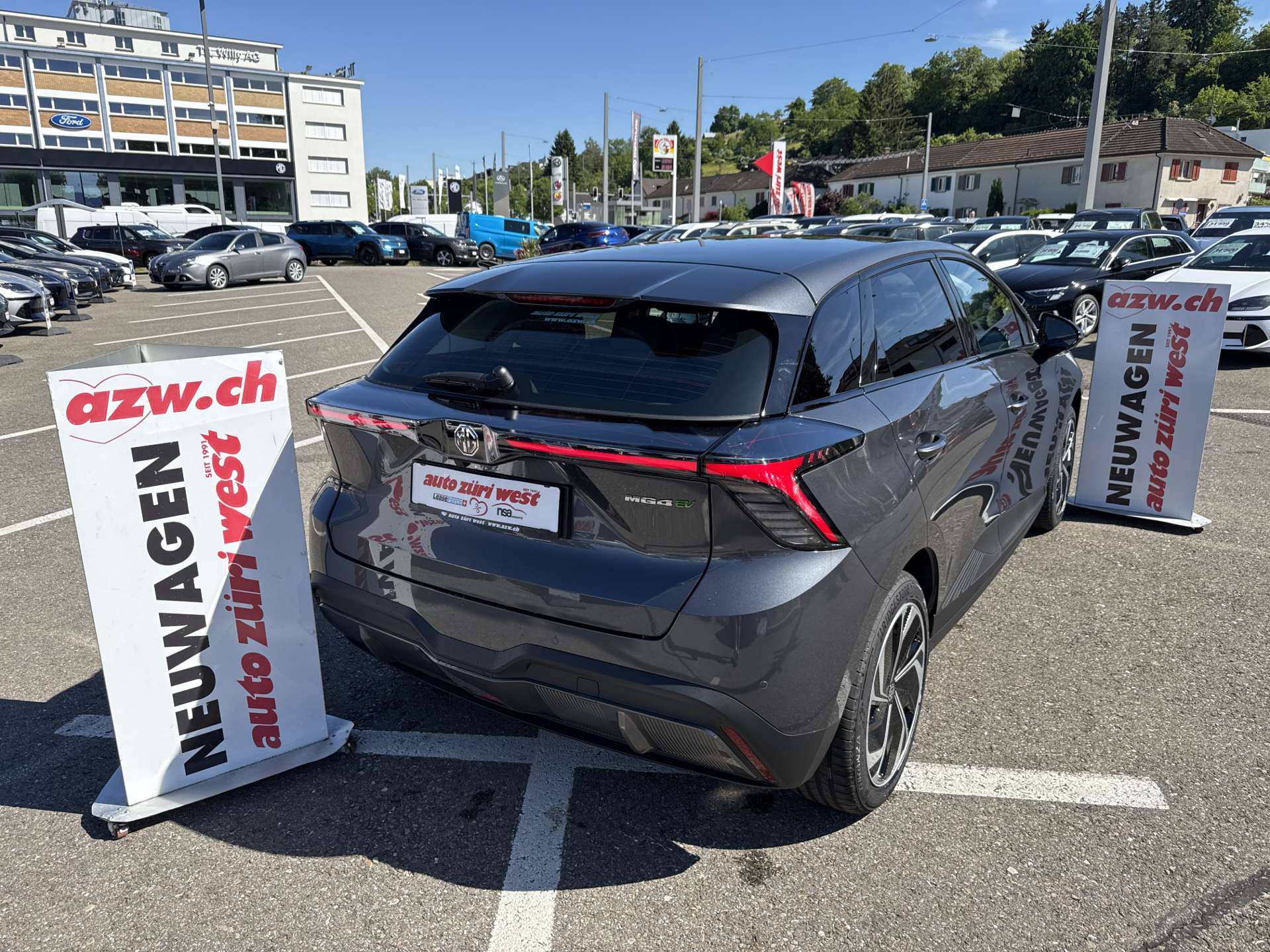 MG 4 EV 64kWh Premium Facelift Automat-image-2