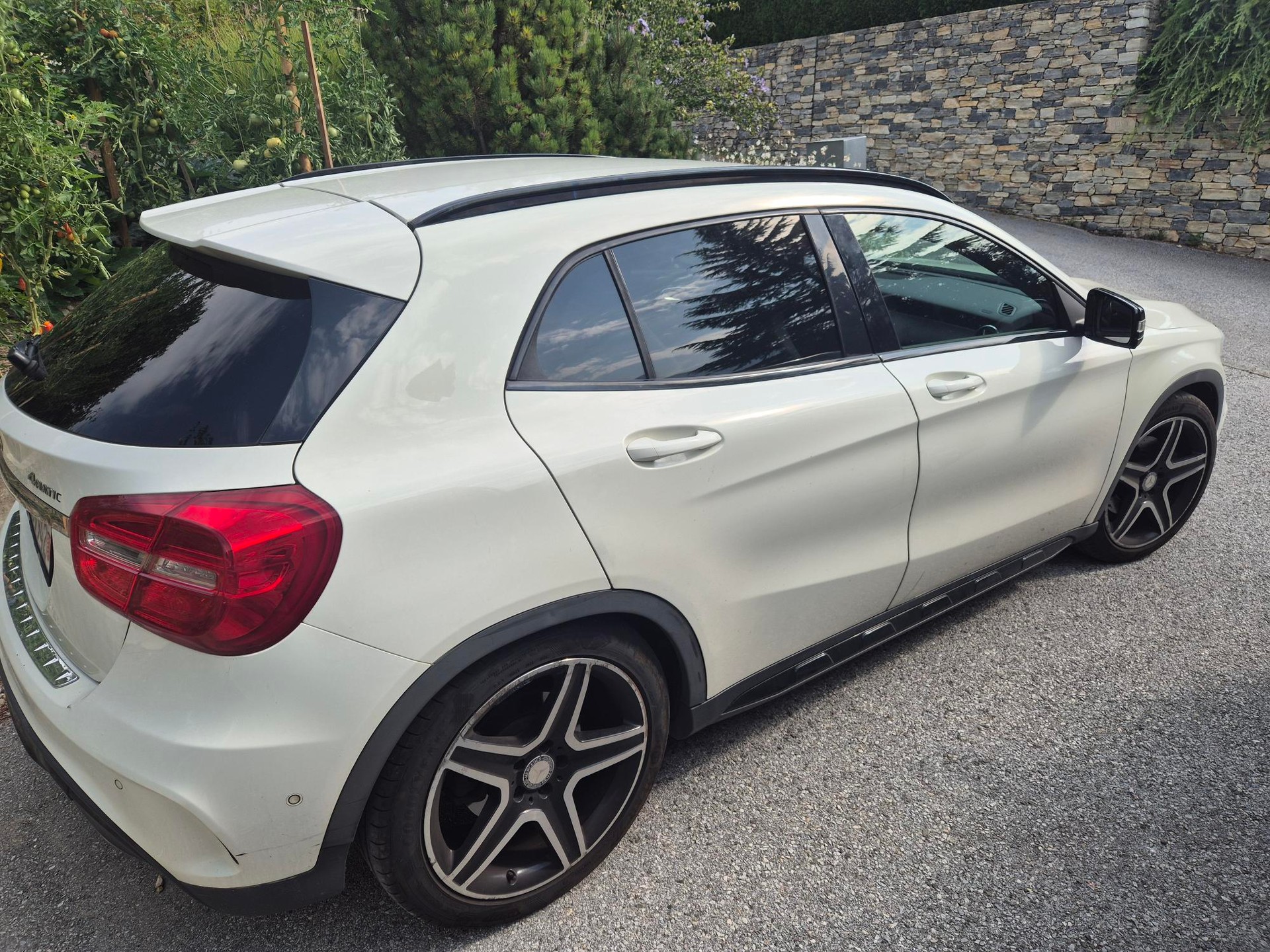 MERCEDES-BENZ GLA 250 AMG Line 4m-image-1