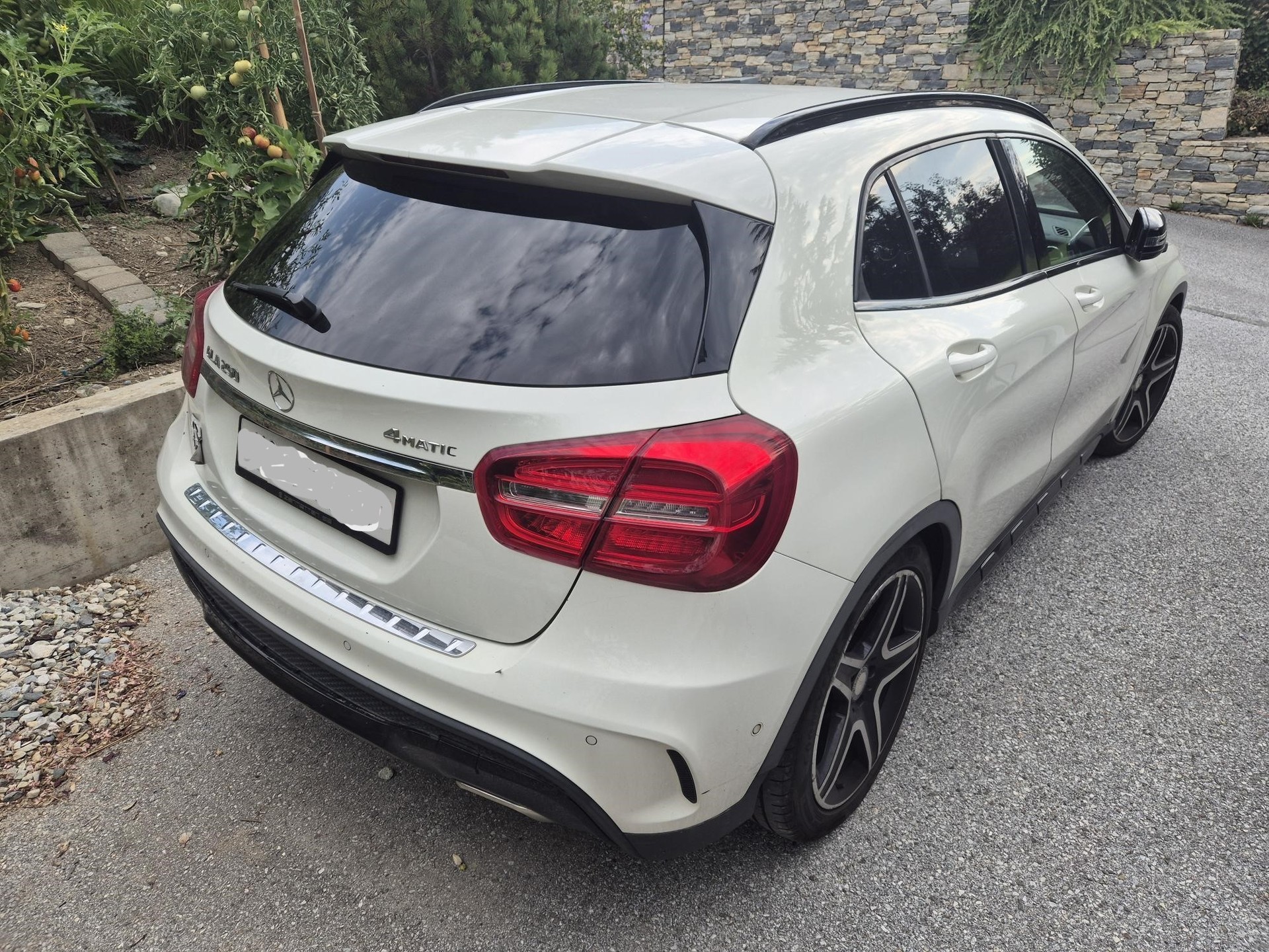 MERCEDES-BENZ GLA 250 AMG Line 4m-image-0