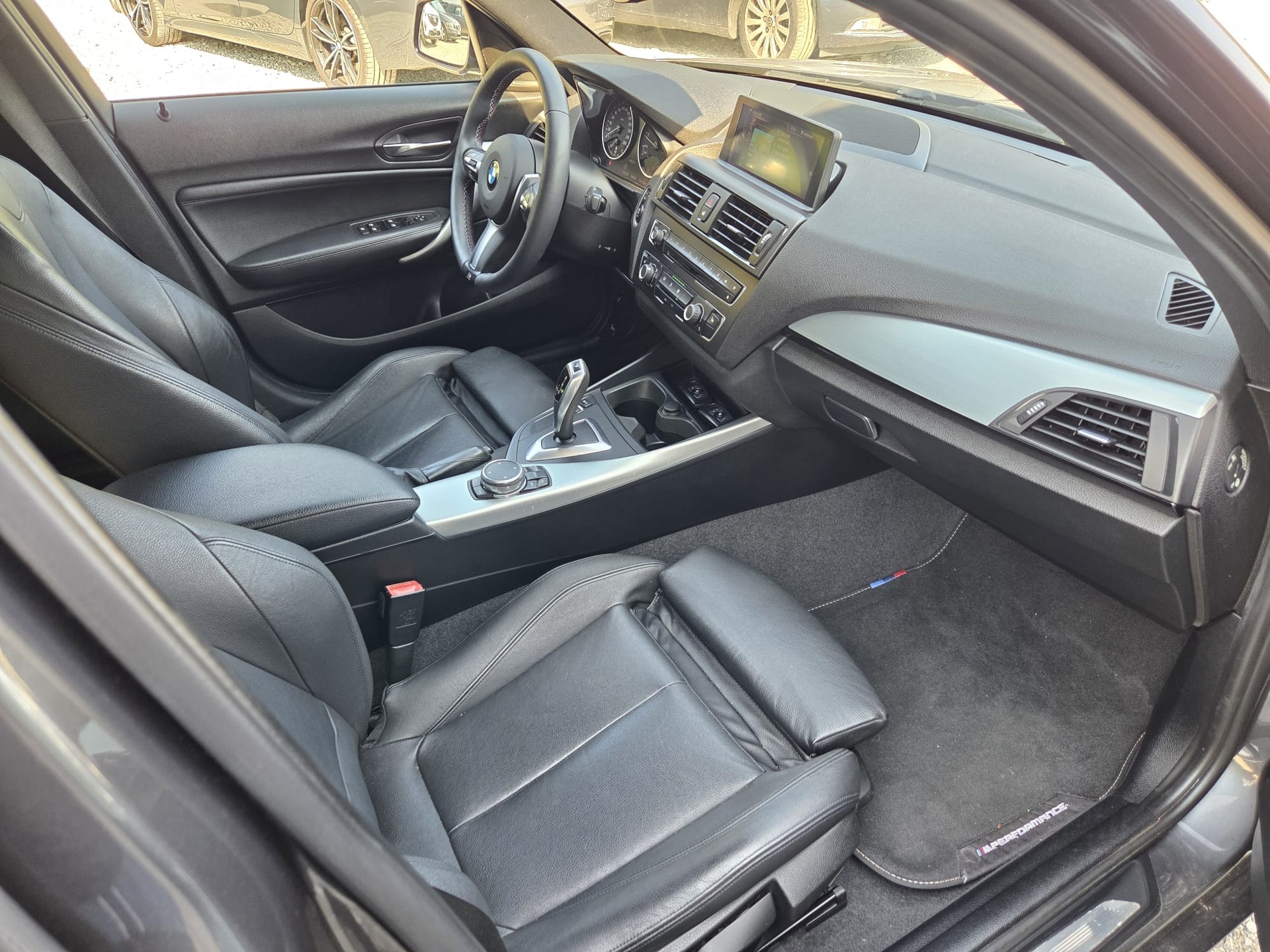BMW 118i Steptronic-image-8