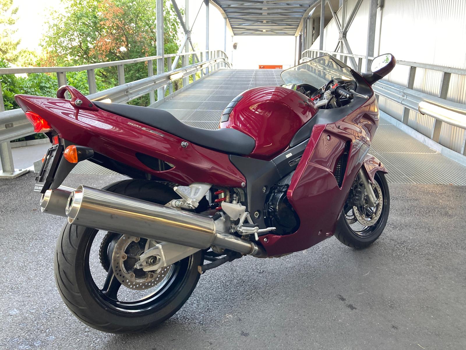 HONDA CBR 1100 X V/W-showroom-element-3