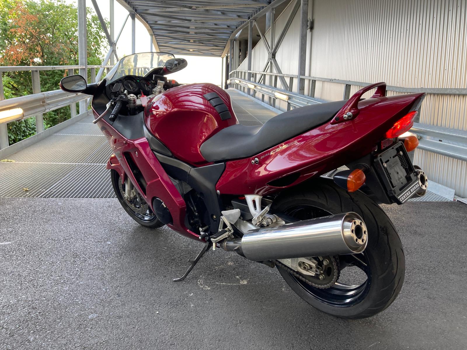 HONDA CBR 1100 X V/W-showroom-element-2