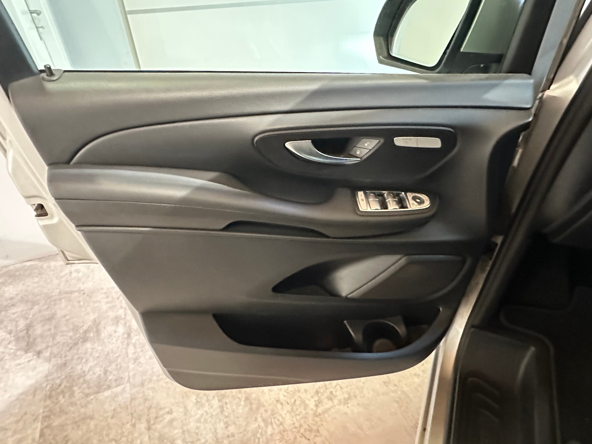 MERCEDES-BENZ V 250 d extralang 4Matic 7G-Tronic-image-10