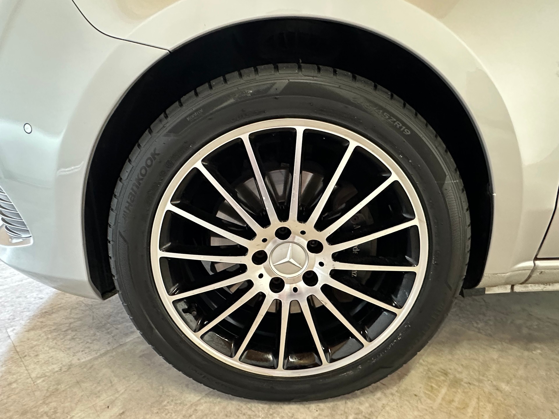 MERCEDES-BENZ V 250 d extralang 4Matic 7G-Tronic-image-26