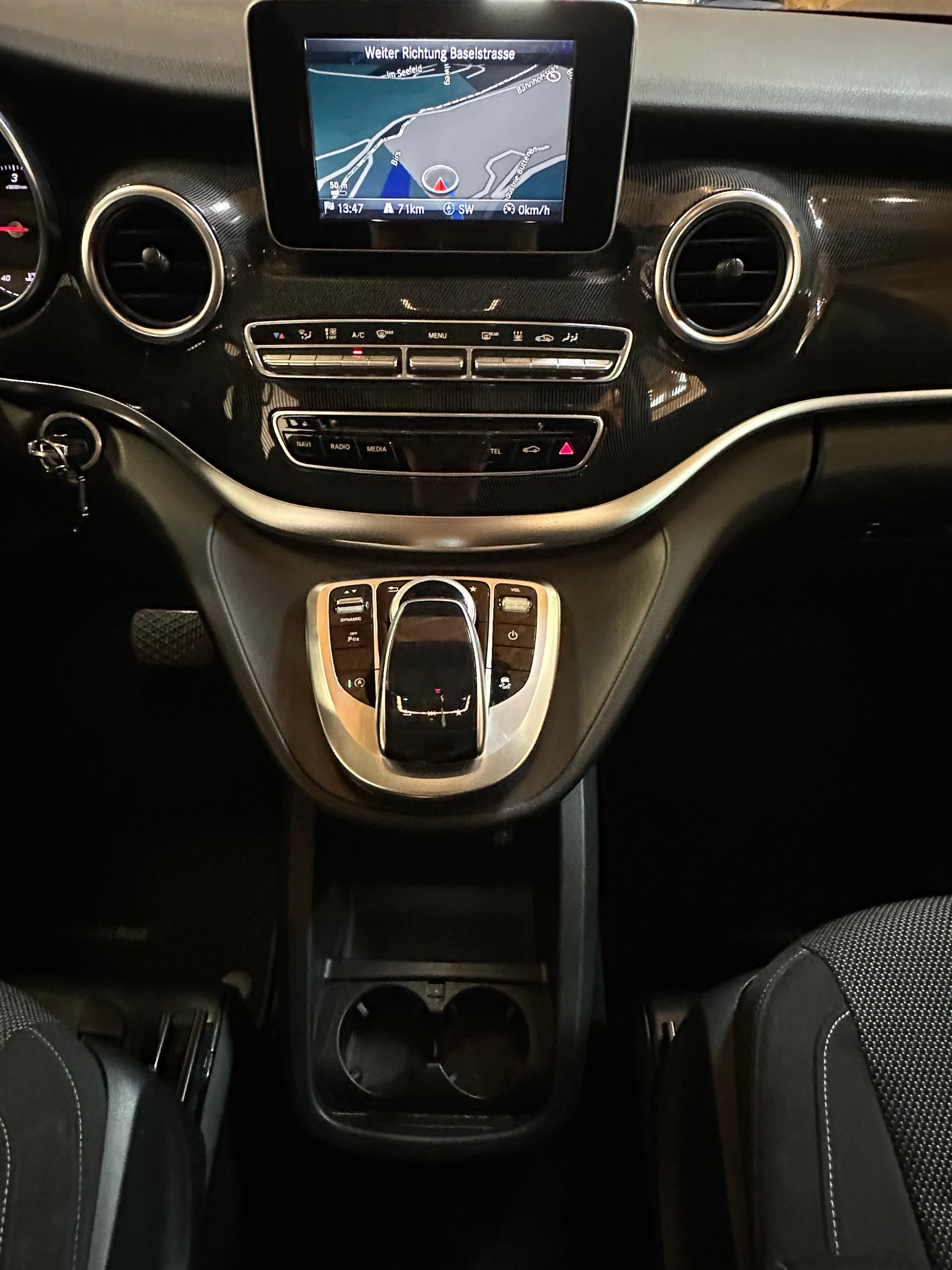 MERCEDES-BENZ V 250 d extralang 4Matic 7G-Tronic-image-16