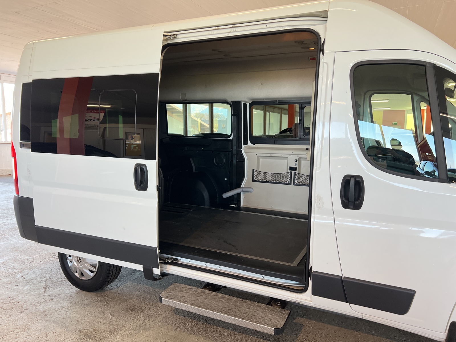 CITROEN Jumper 33 2.2 HDi 130 Attraction L2H2-image-7