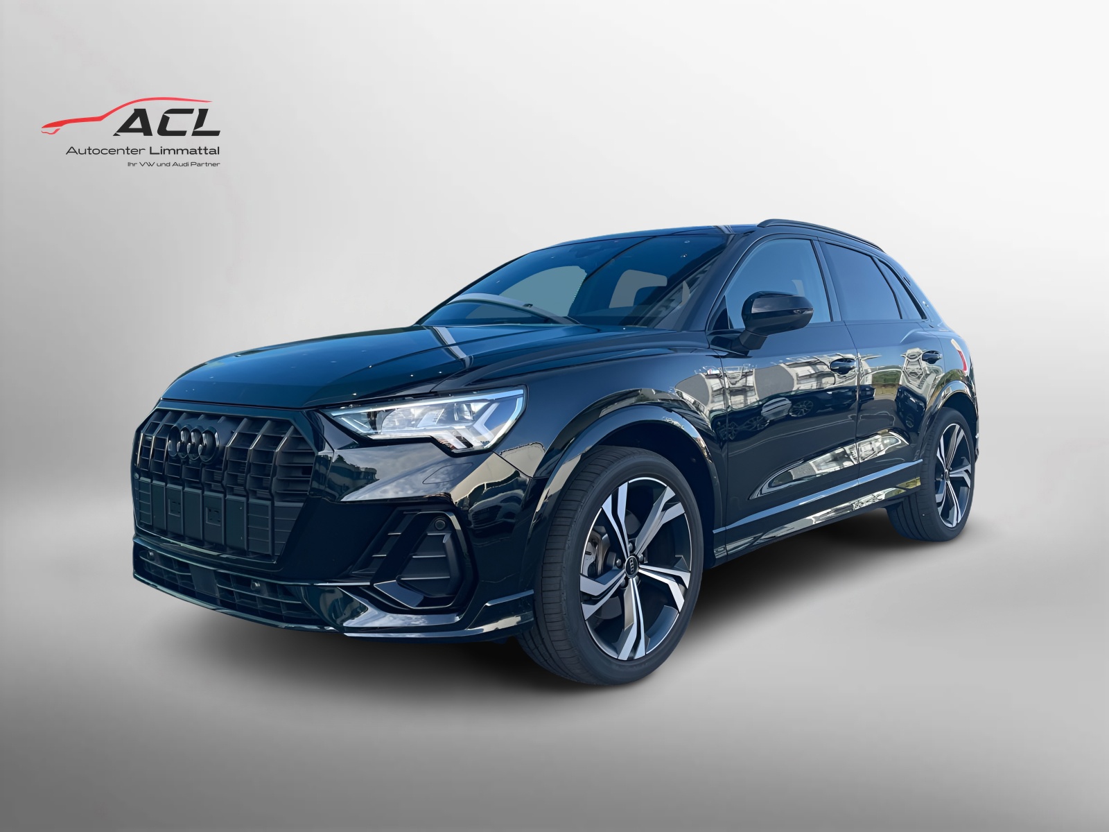 AUDI Q3 45 TFSI quattro S-tronic-image-0