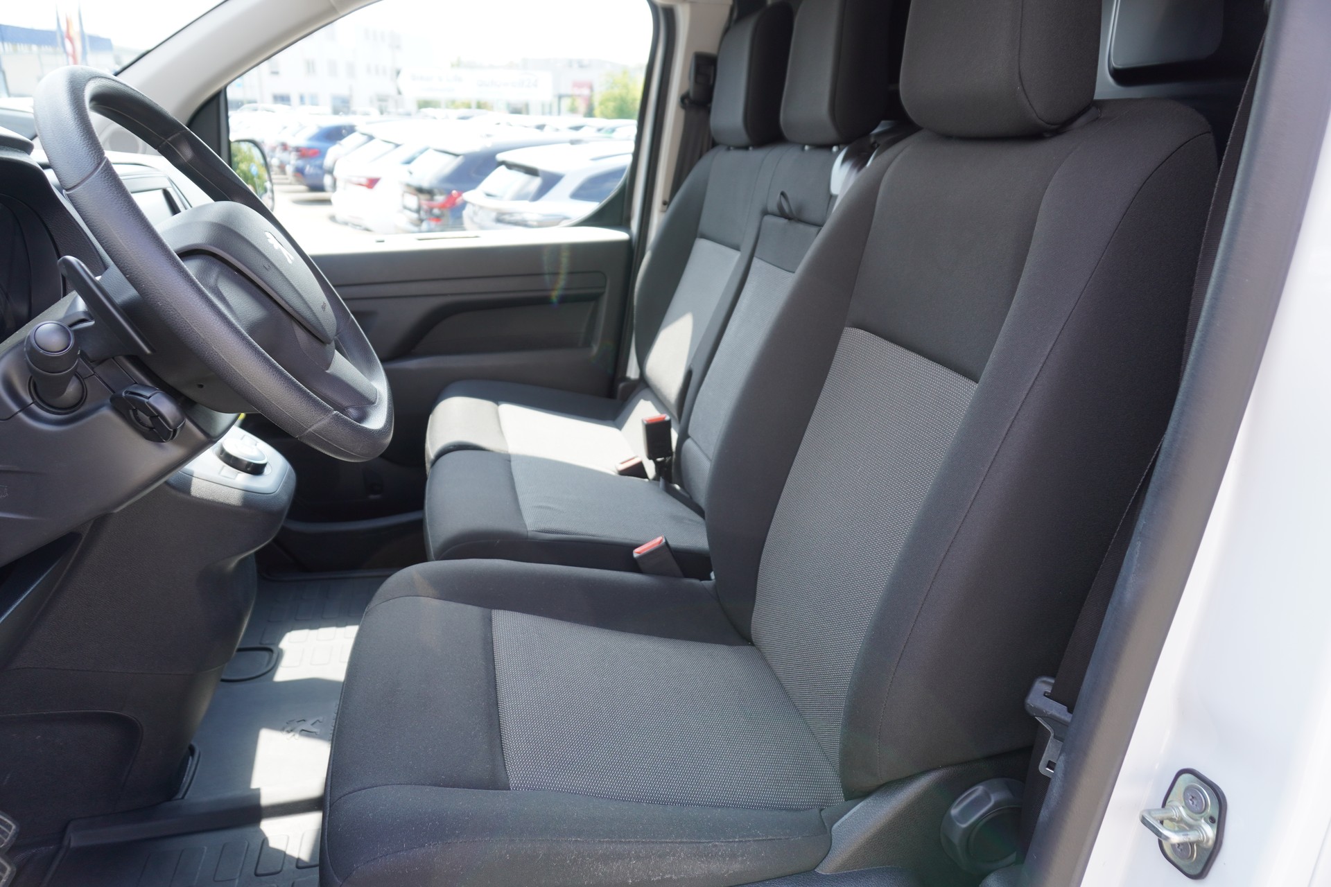 PEUGEOT Expert 2.0 BlueHDi 145 S&S Standard EAT8 3-PLÄTZER!!!-image-12