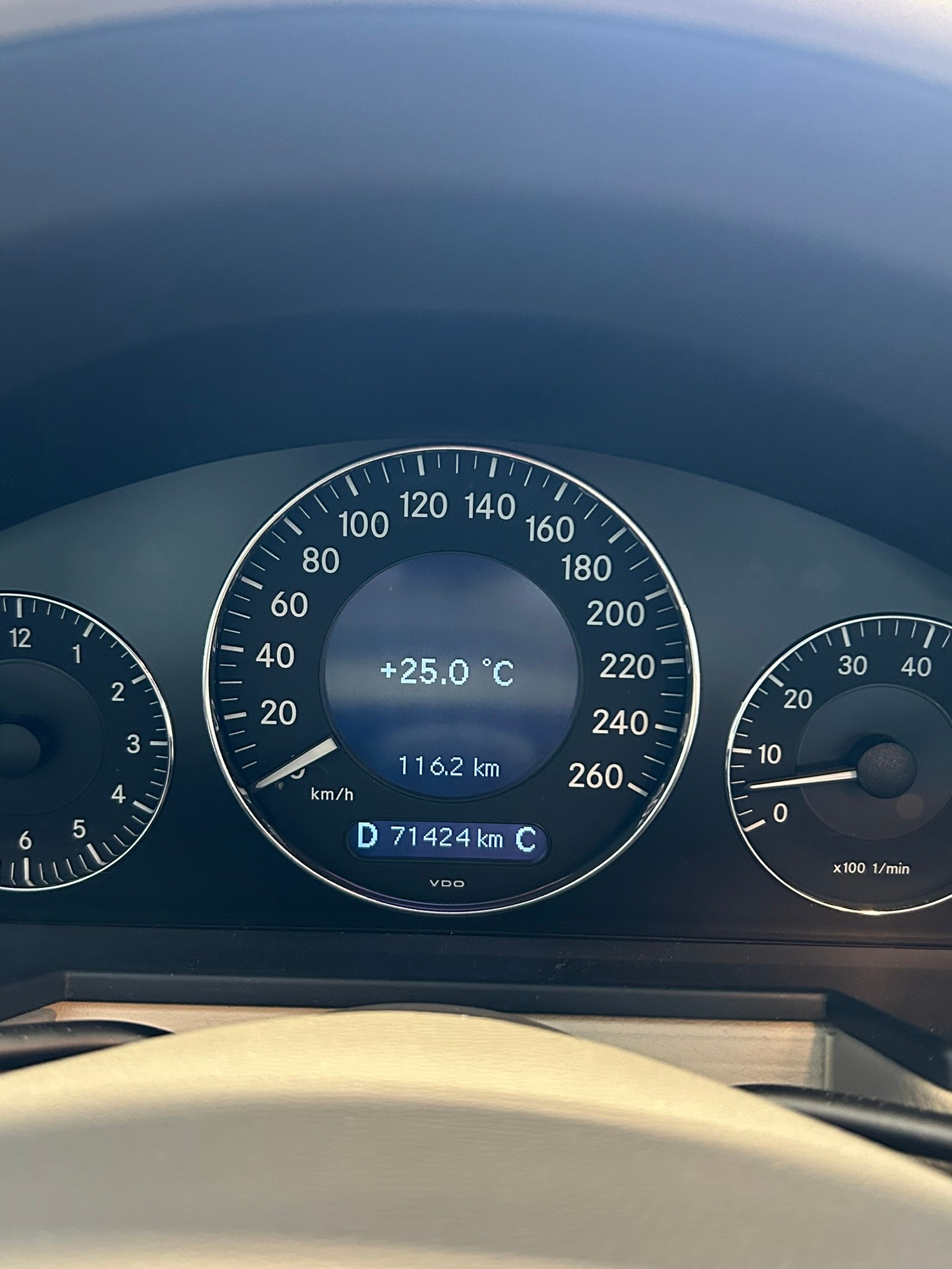 MERCEDES-BENZ E 320 BINZ 6 portes-image-9