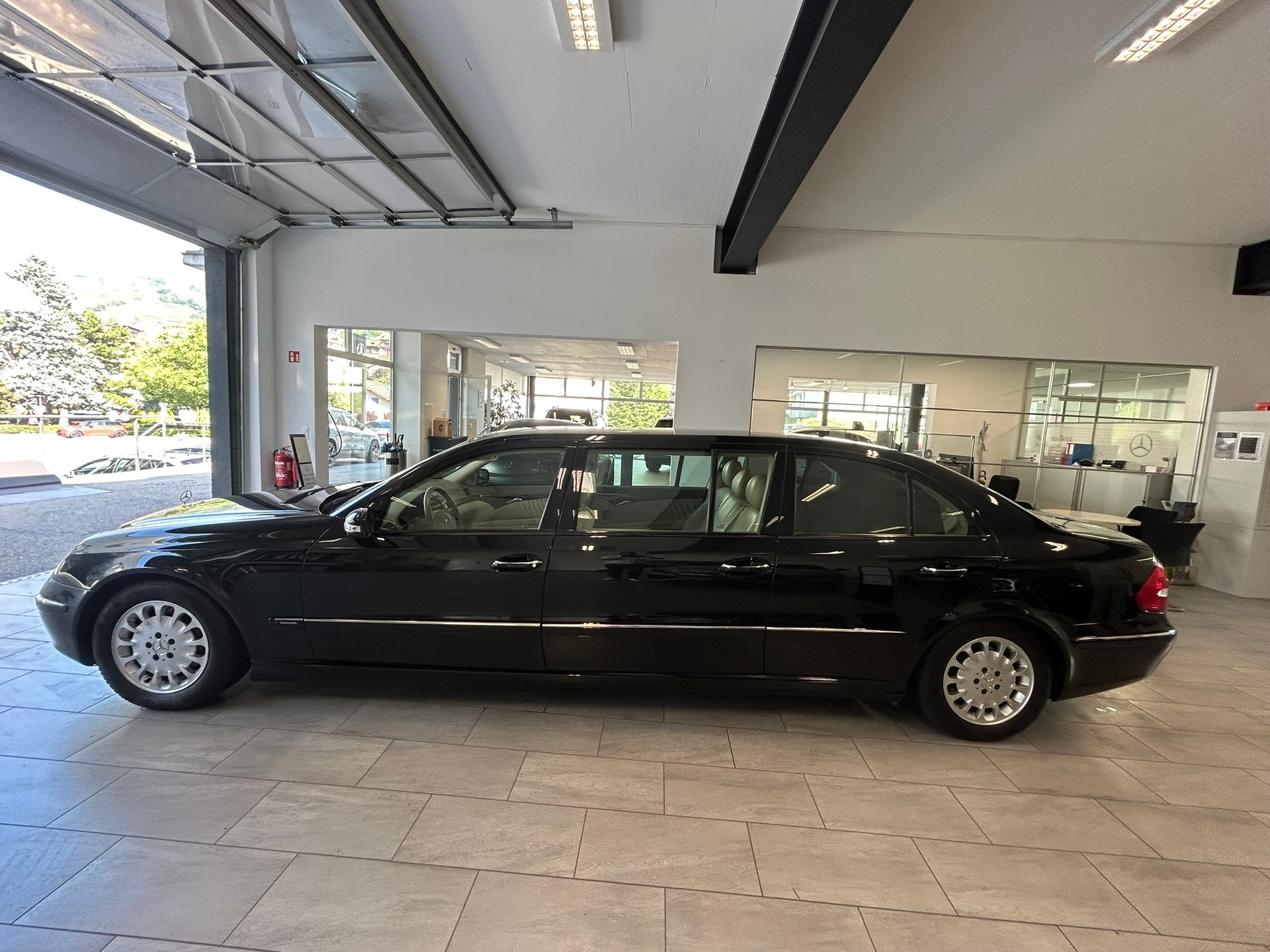 MERCEDES-BENZ E 320 BINZ 6 portes-image-2