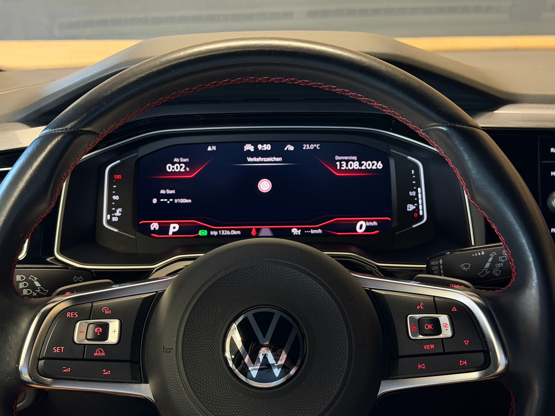 VW Polo 2.0 TSI GTI DSG-image-13