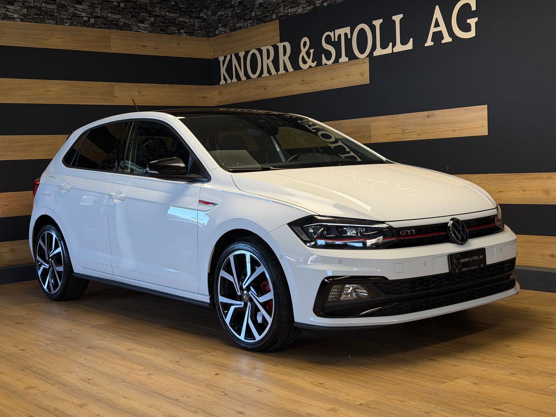 VW Polo 2.0 TSI GTI DSG-image-2