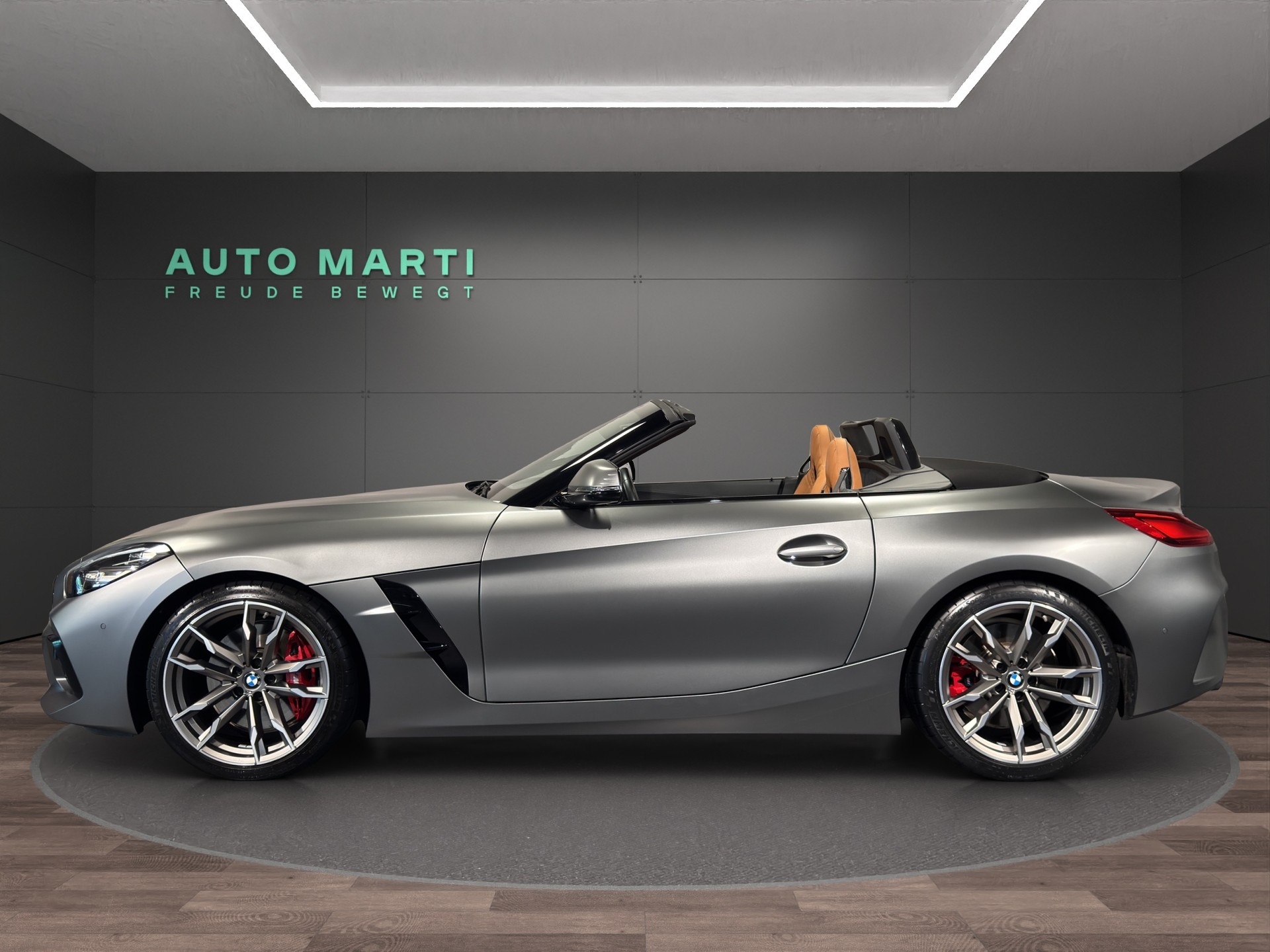 BMW Z4 M40i-showroom-element-1