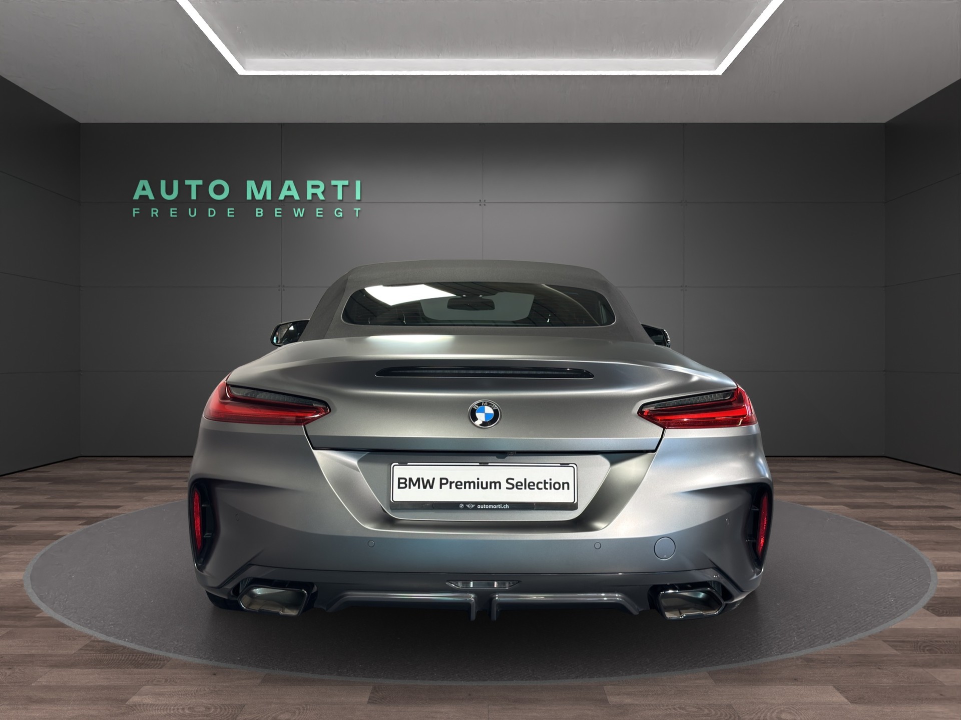 BMW Z4 M40i-showroom-element-2