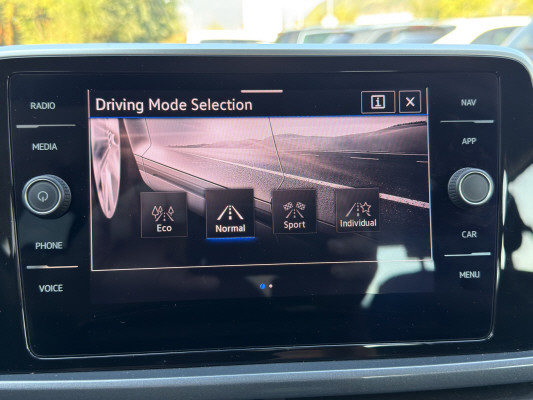 VW T-Roc 2.0 TSI Style 4M-image-13