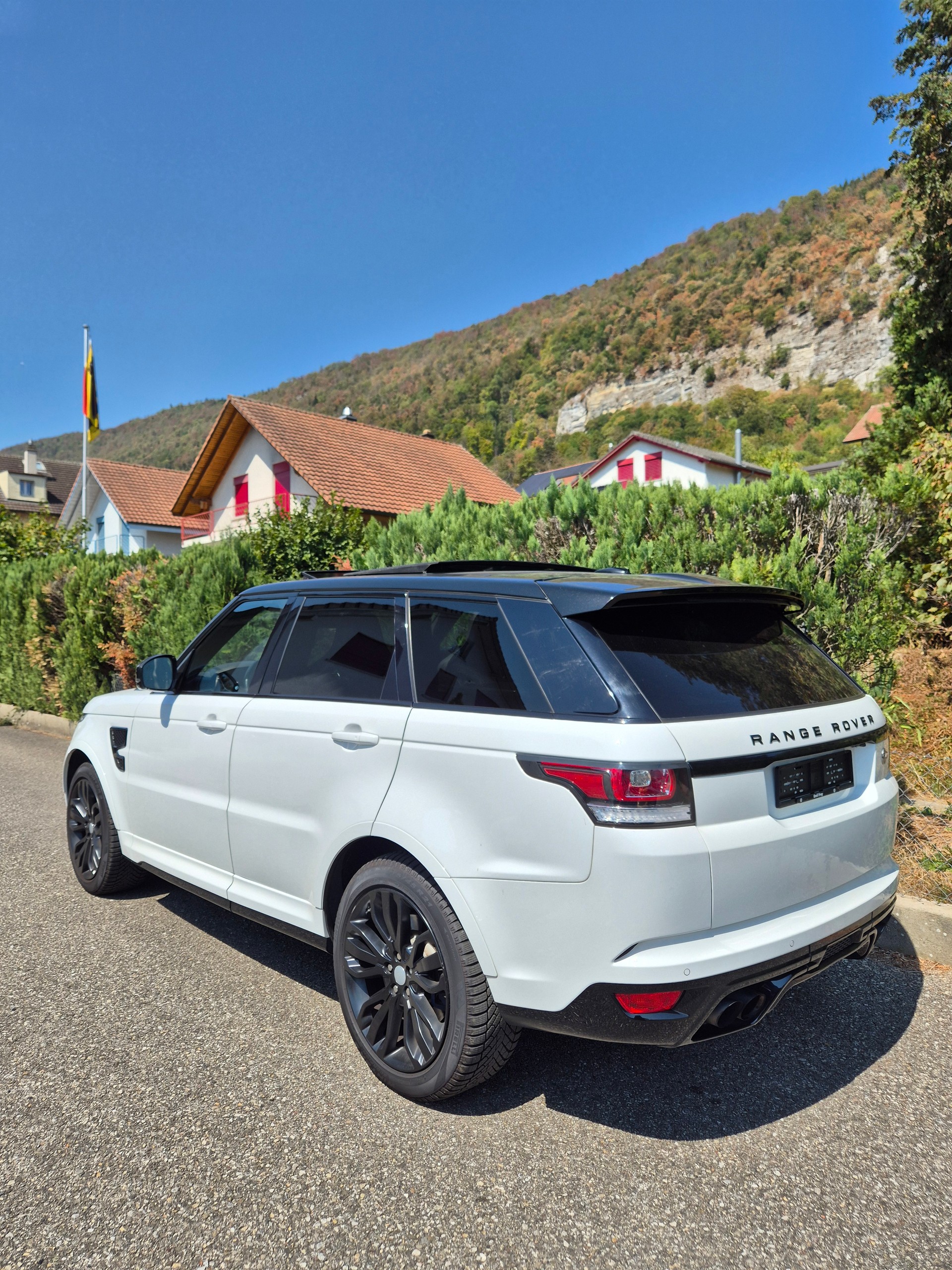 LAND ROVER Range Rover Sport 5.0 V8 SVR-image-4