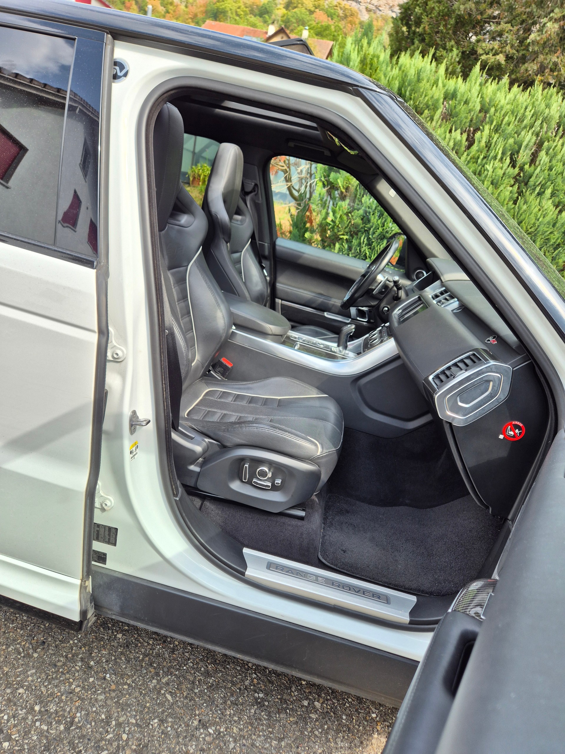 LAND ROVER Range Rover Sport 5.0 V8 SVR-image-14