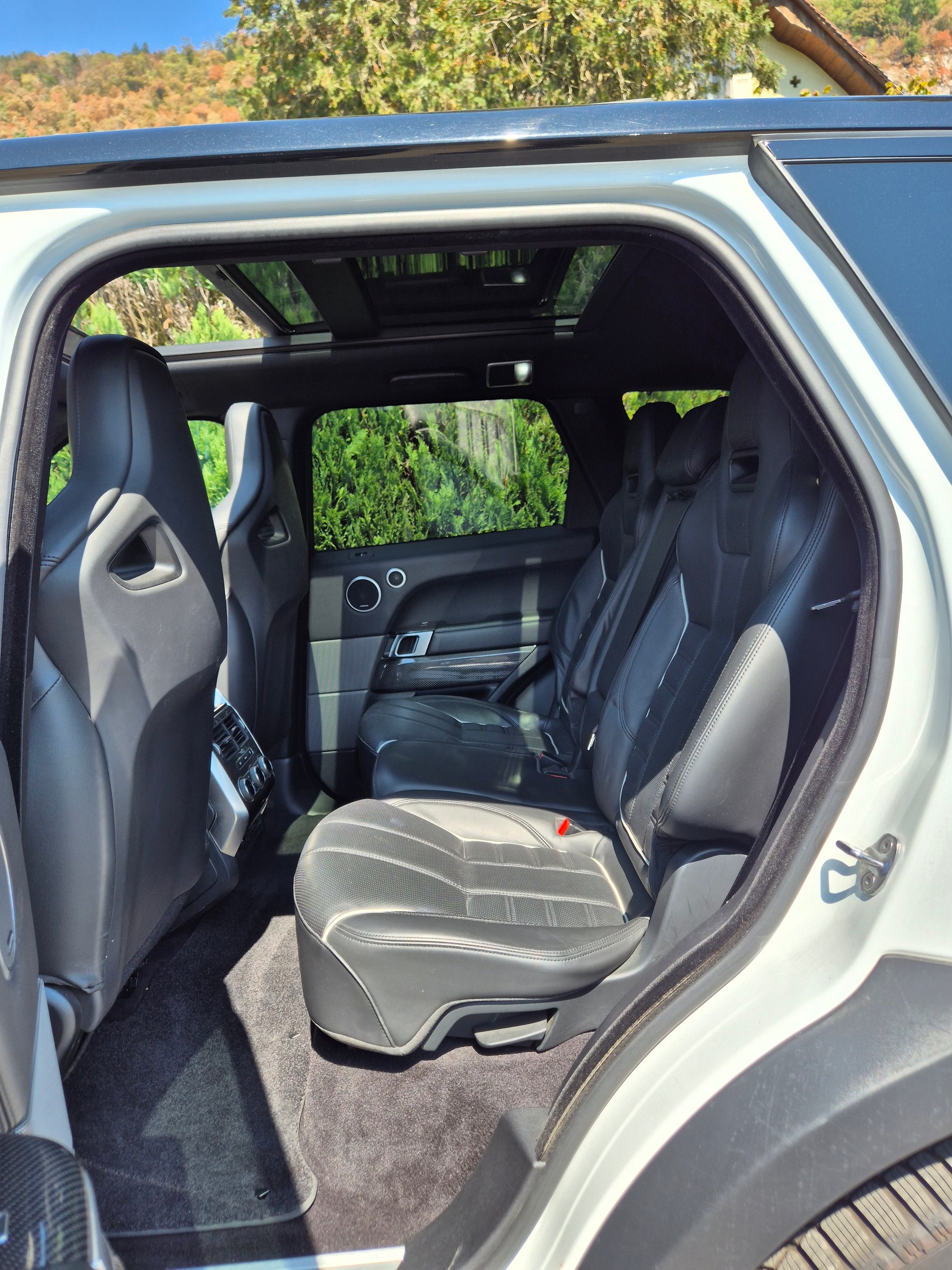 LAND ROVER Range Rover Sport 5.0 V8 SVR-image-10