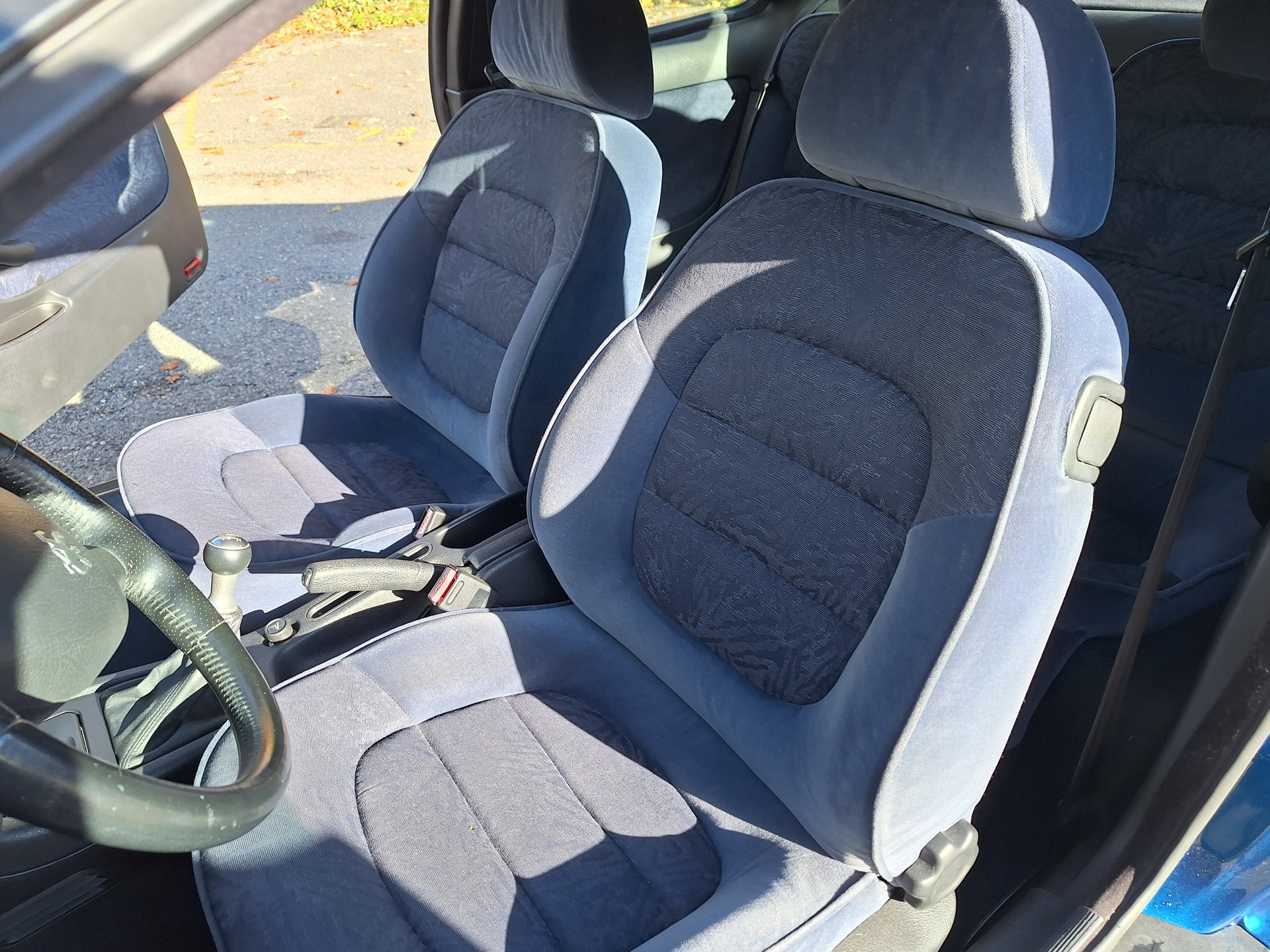 PEUGEOT 406 Coupé 2.0 16V-image-3